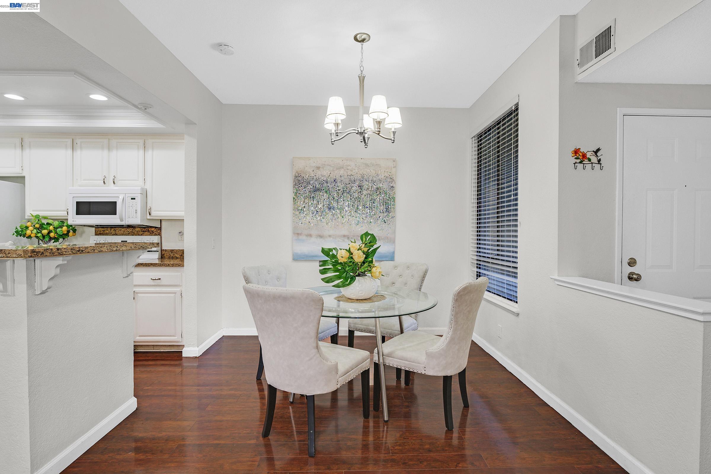 Detail Gallery Image 3 of 38 For 39921 Parada St a,  Newark,  CA 94560 - 3 Beds | 2 Baths