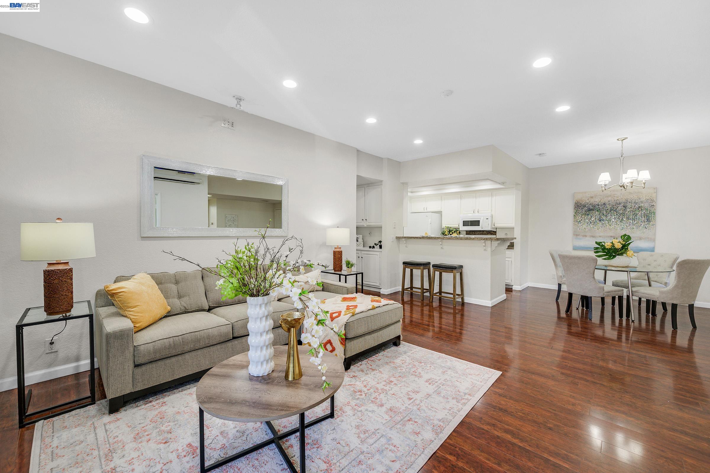 Photo #4: 41127036 Listing: Photo #4