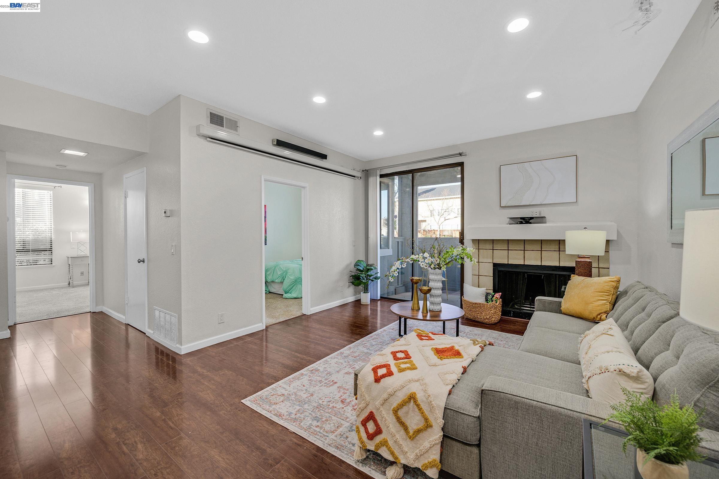 Detail Gallery Image 6 of 38 For 39921 Parada St a,  Newark,  CA 94560 - 3 Beds | 2 Baths