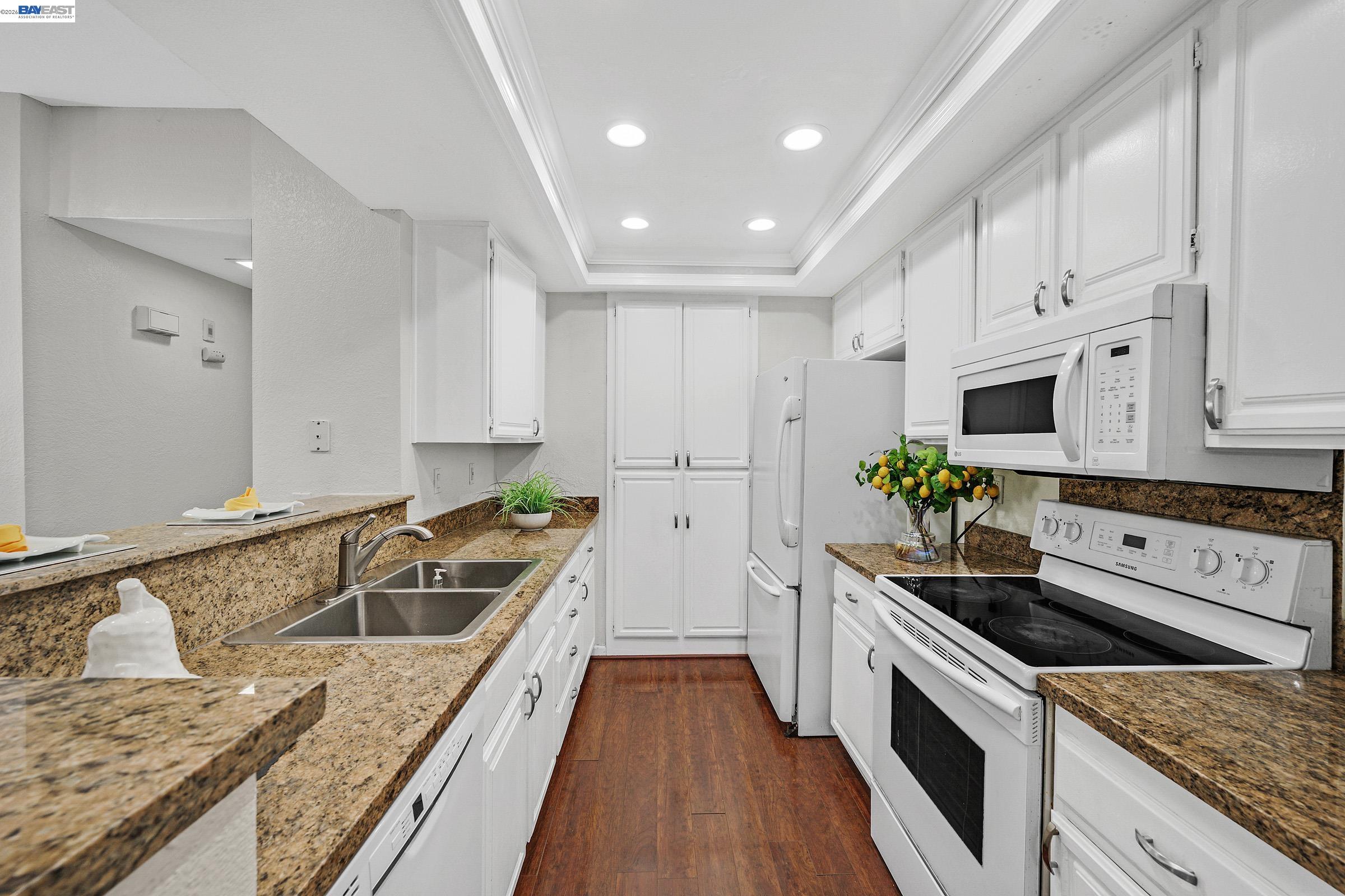 Detail Gallery Image 8 of 38 For 39921 Parada St a,  Newark,  CA 94560 - 3 Beds | 2 Baths