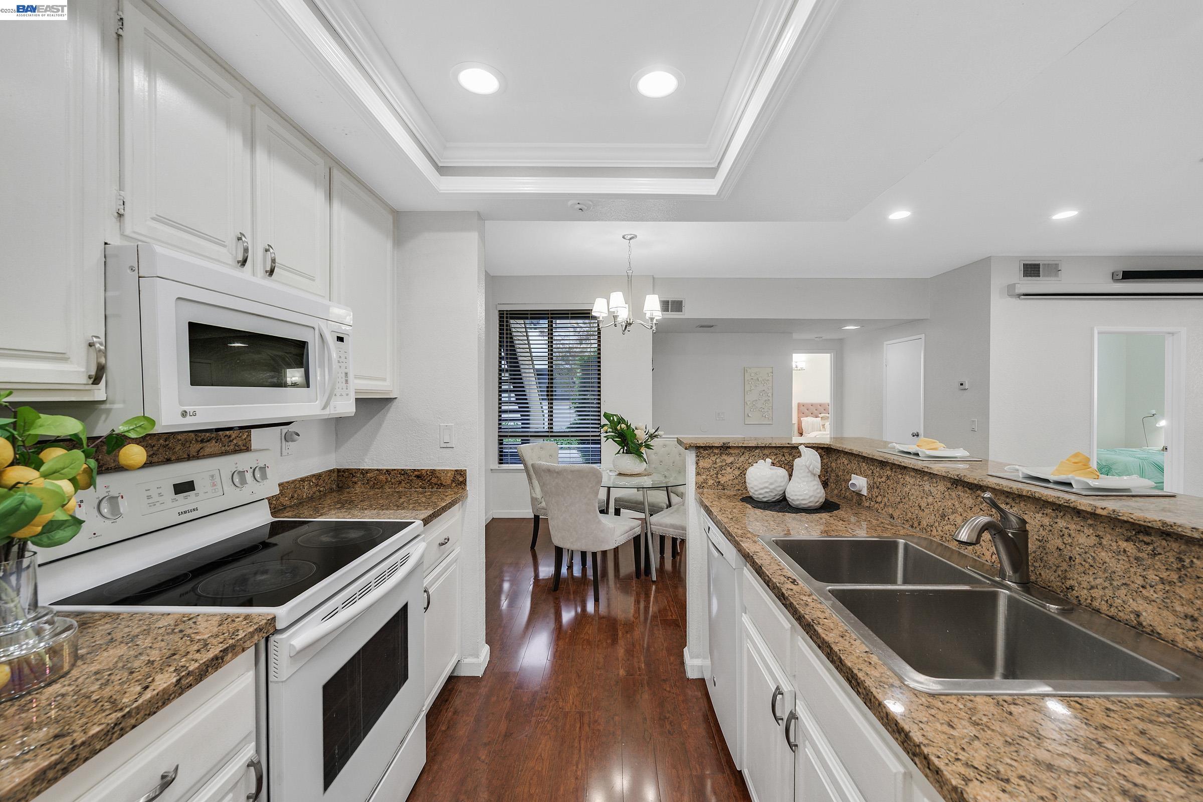 Detail Gallery Image 9 of 38 For 39921 Parada St a,  Newark,  CA 94560 - 3 Beds | 2 Baths