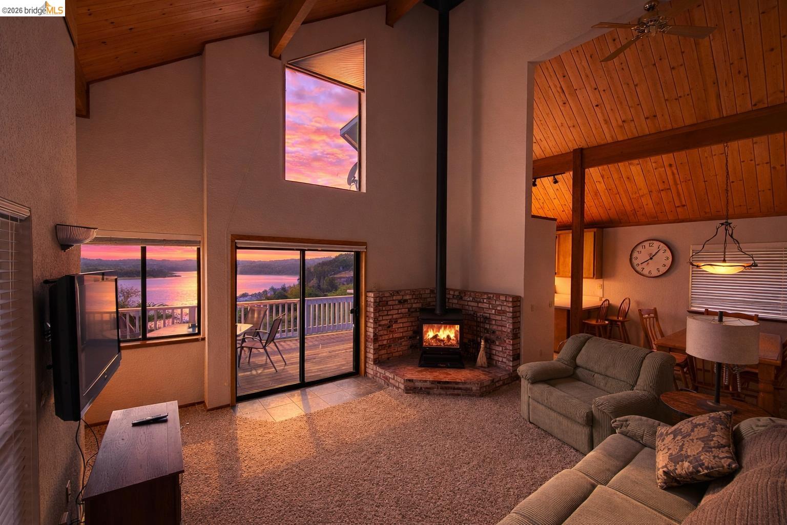 Detail Gallery Image 10 of 22 For 867 Foothill Road, Copperopolis,  CA 95228 - 3 Beds | 2 Baths