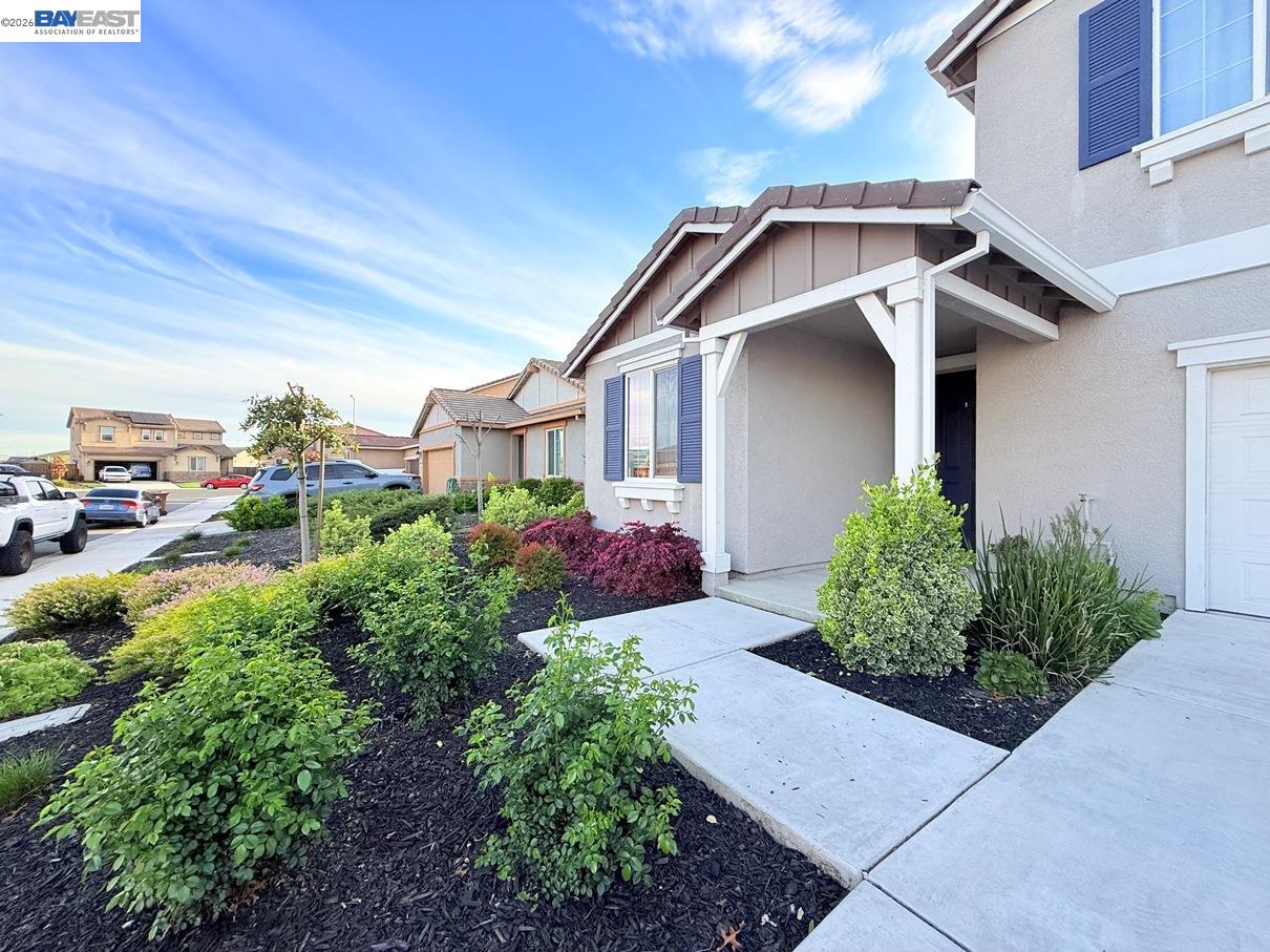 Detail Gallery Image 4 of 60 For 5350 Sotto Way, Antioch,  CA 94531 - 5 Beds | 3 Baths