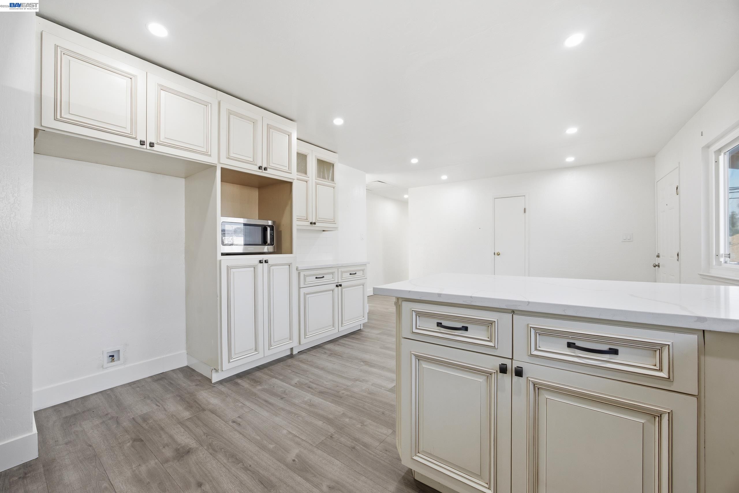 Detail Gallery Image 4 of 15 For 3511 Gray Street, Oakland,  CA 94601 - 3 Beds | 2 Baths