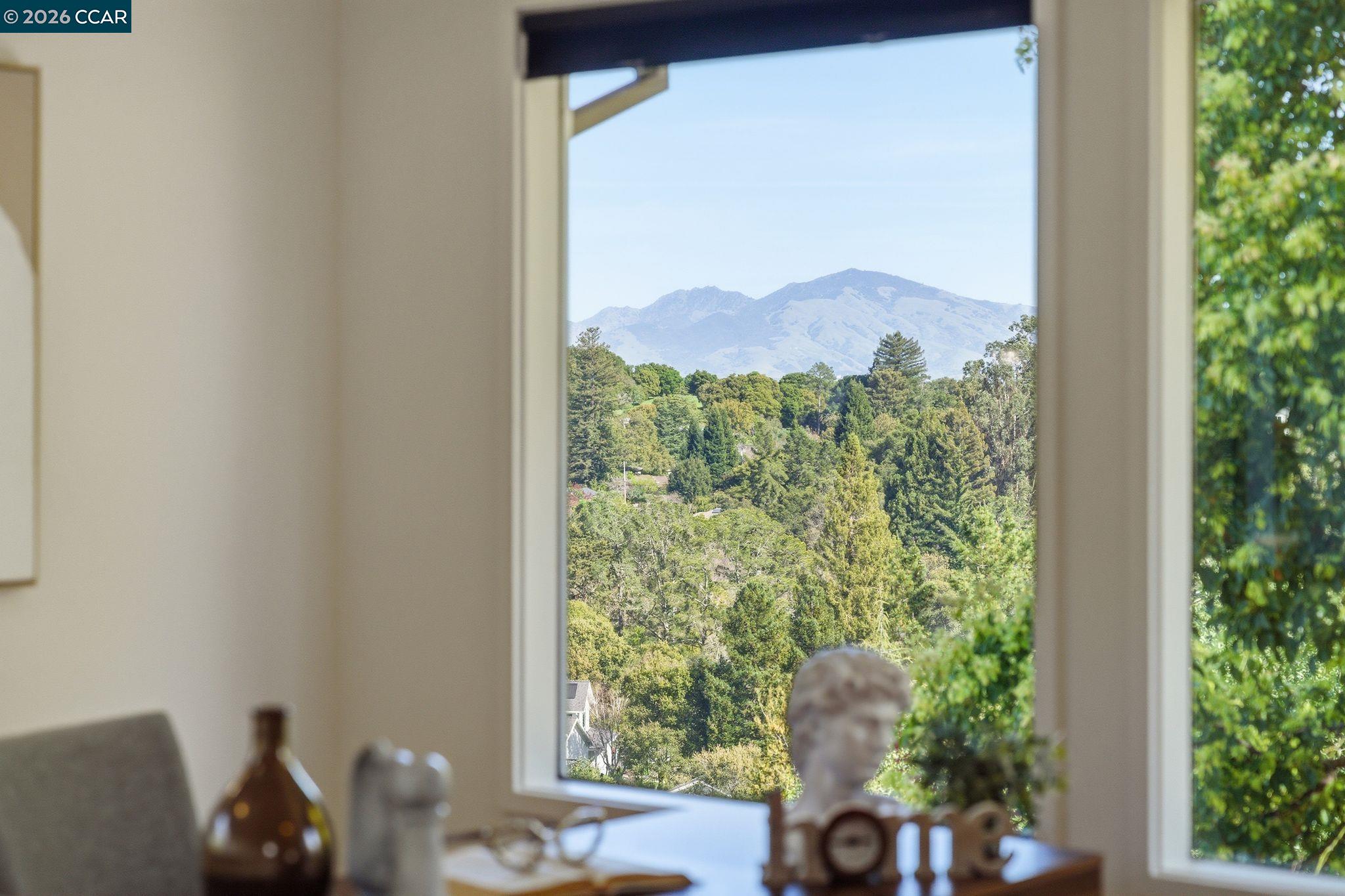 Detail Gallery Image 18 of 46 For 102 Hillcrest Dr, Orinda,  CA 94563 - 4 Beds | 3 Baths