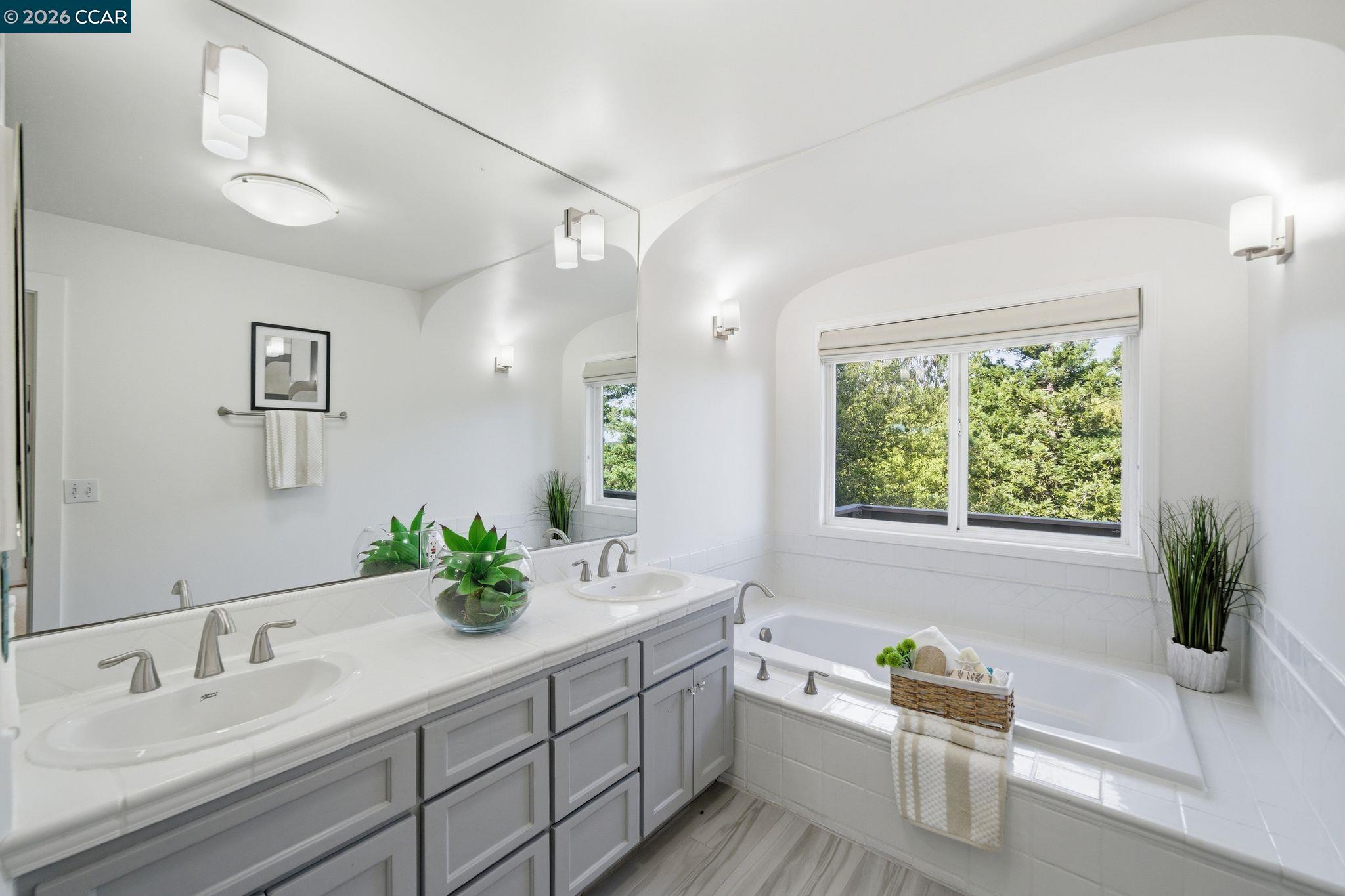 Detail Gallery Image 21 of 46 For 102 Hillcrest Dr, Orinda,  CA 94563 - 4 Beds | 3 Baths