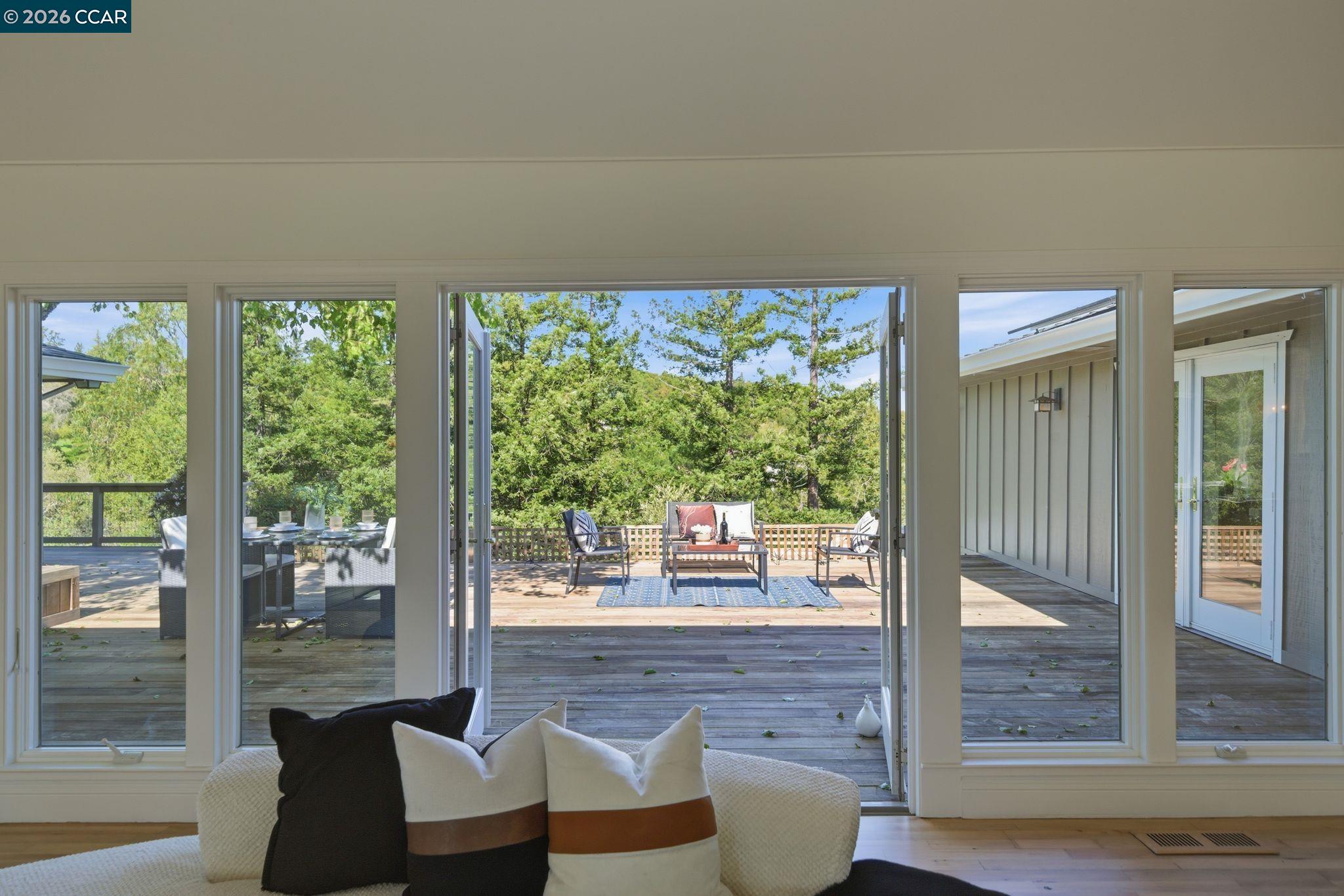 Detail Gallery Image 6 of 46 For 102 Hillcrest Dr, Orinda,  CA 94563 - 4 Beds | 3 Baths