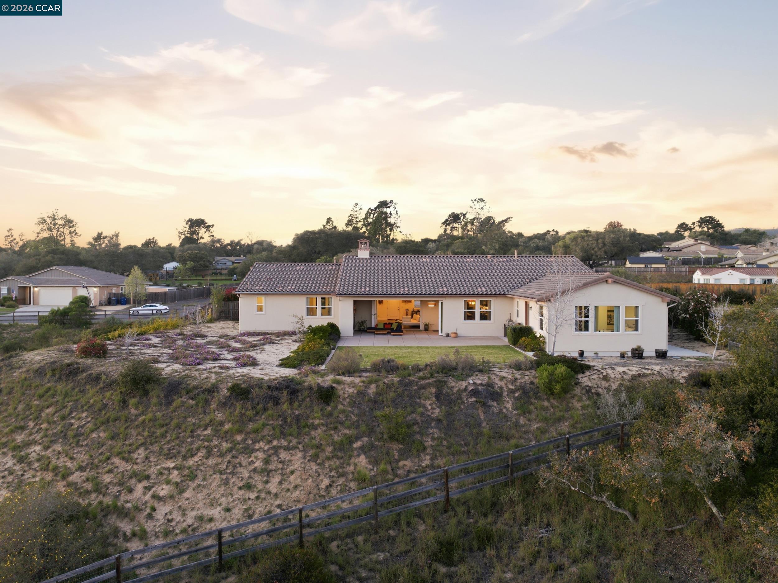 Detail Gallery Image 47 of 60 For 372 Falcon Crest Dr, –,  CA 93436 - 4 Beds | 3/1 Baths