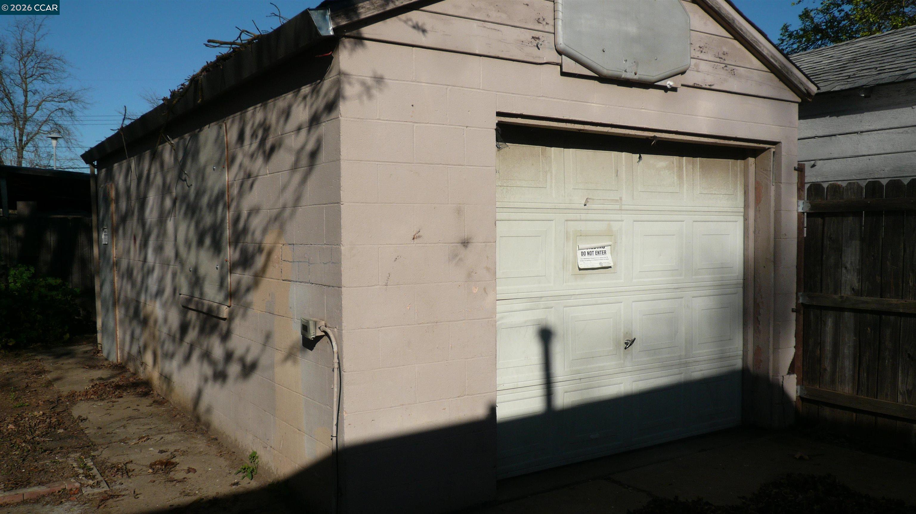 Detail Gallery Image 13 of 17 For 3200 San Diego Way, Sacramento,  CA 95820 - 3 Beds | 1 Baths