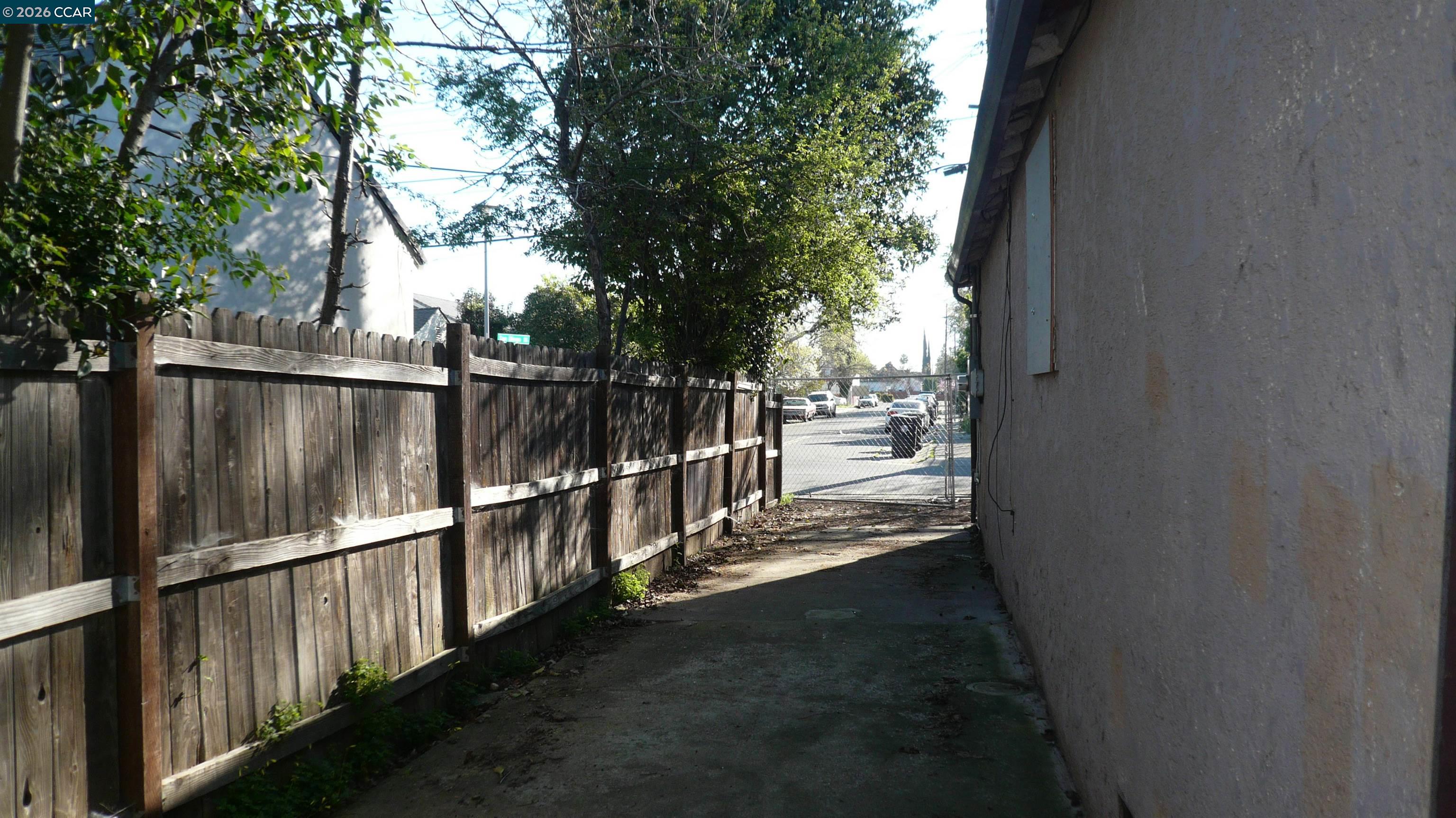 Detail Gallery Image 17 of 17 For 3200 San Diego Way, Sacramento,  CA 95820 - 3 Beds | 1 Baths