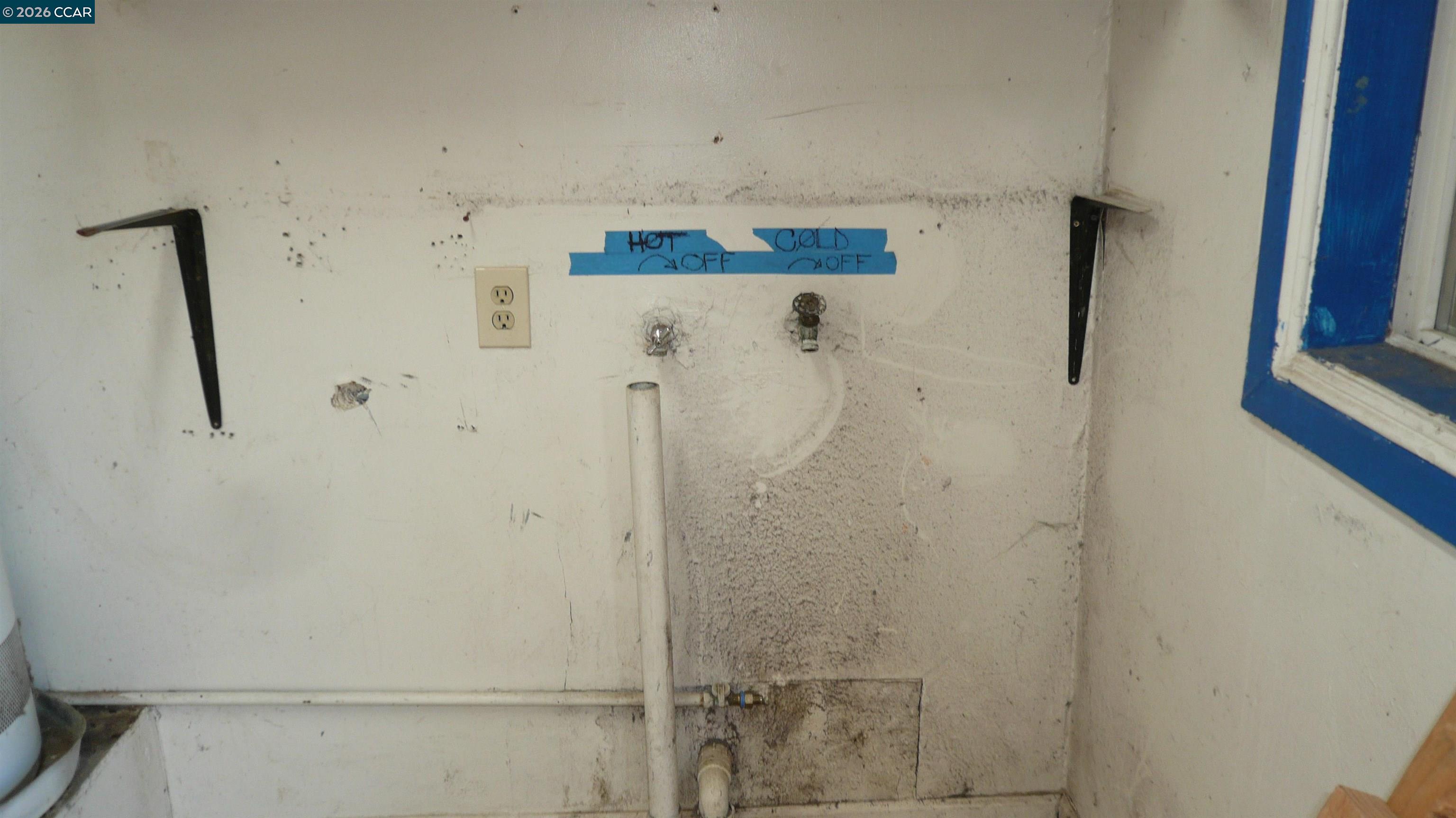 Detail Gallery Image 6 of 17 For 3200 San Diego Way, Sacramento,  CA 95820 - 3 Beds | 1 Baths