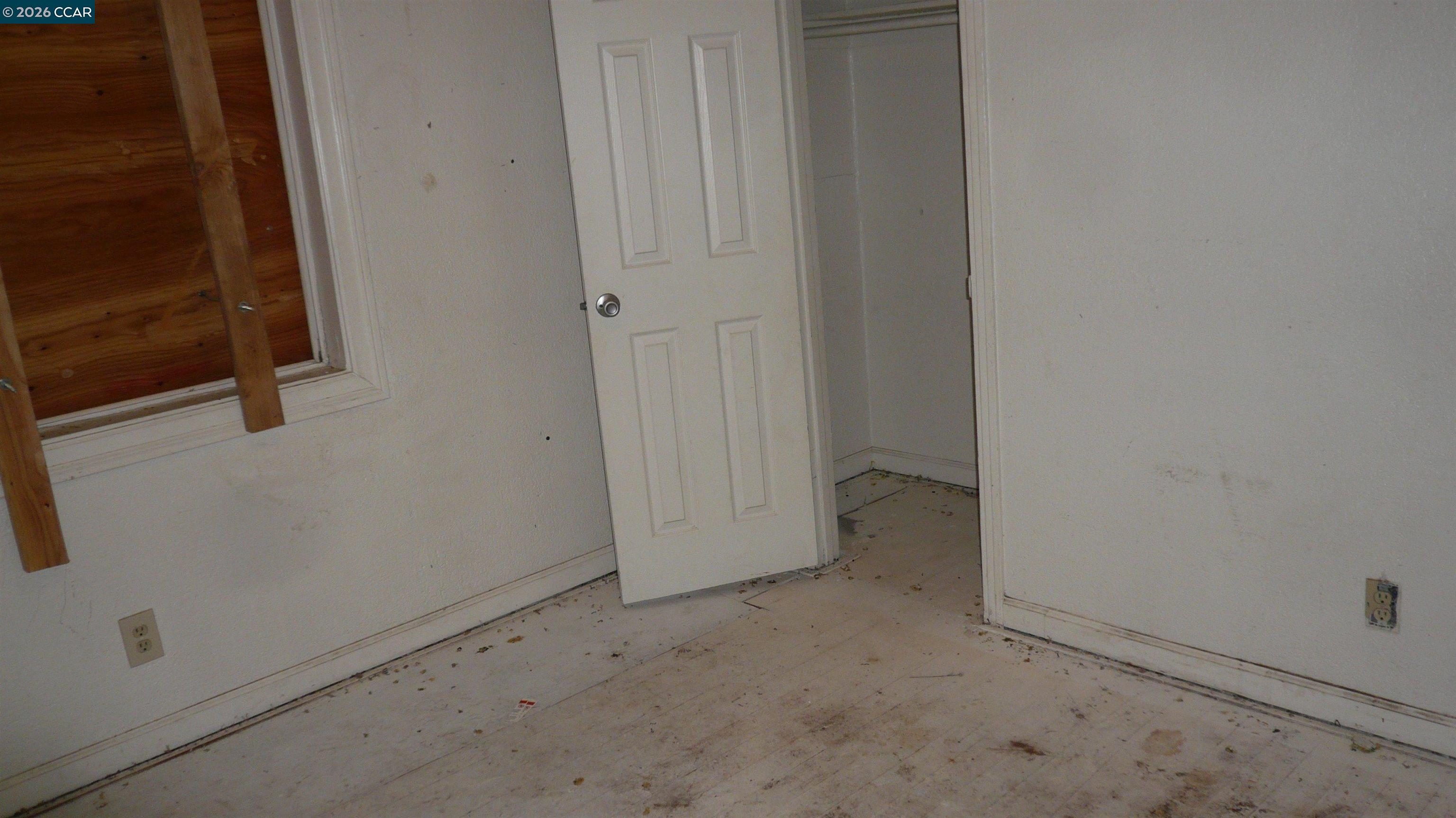 Detail Gallery Image 9 of 17 For 3200 San Diego Way, Sacramento,  CA 95820 - 3 Beds | 1 Baths