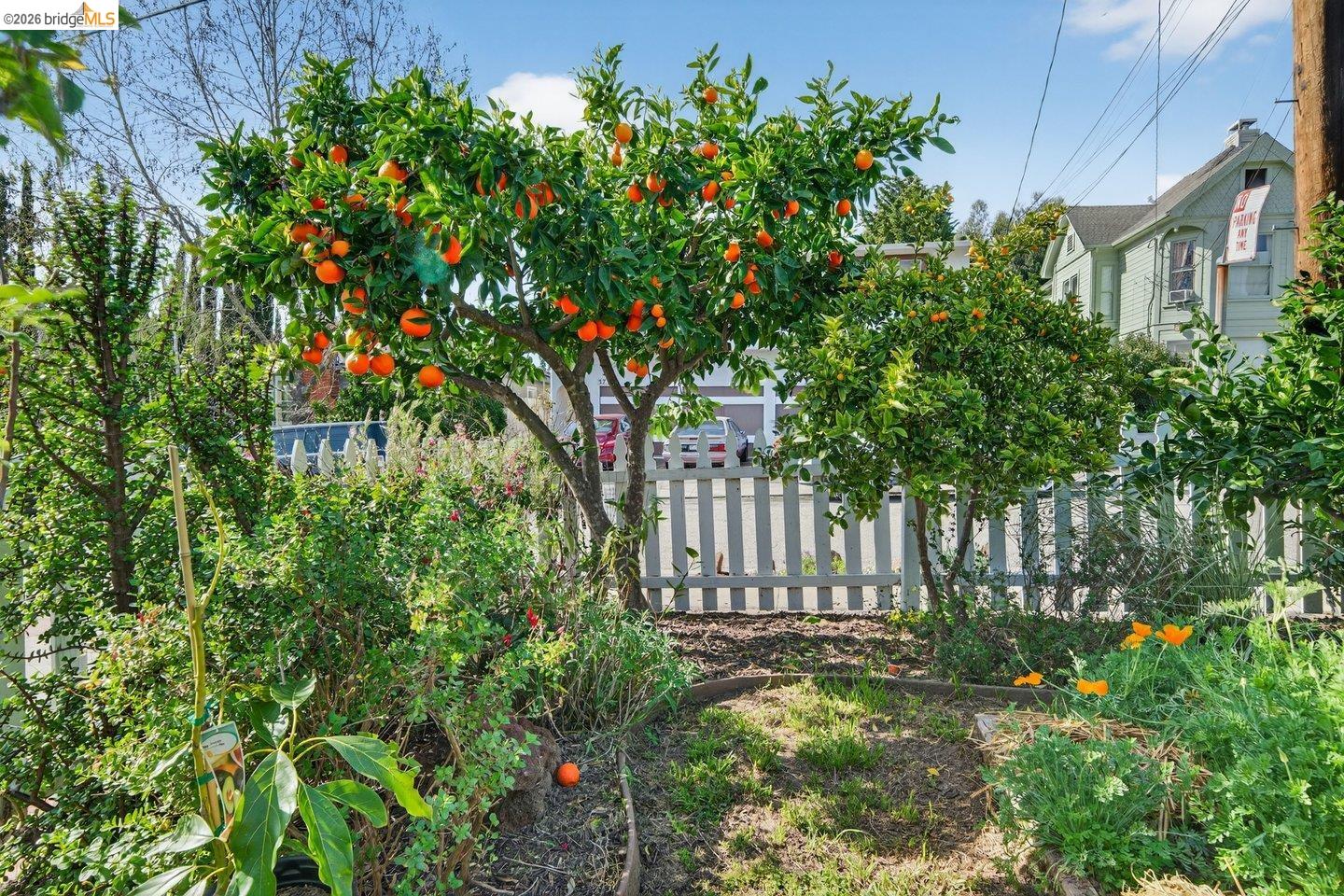 Detail Gallery Image 4 of 48 For 3734 Mcclelland St, Oakland,  CA 94619 - 2 Beds | 1 Baths