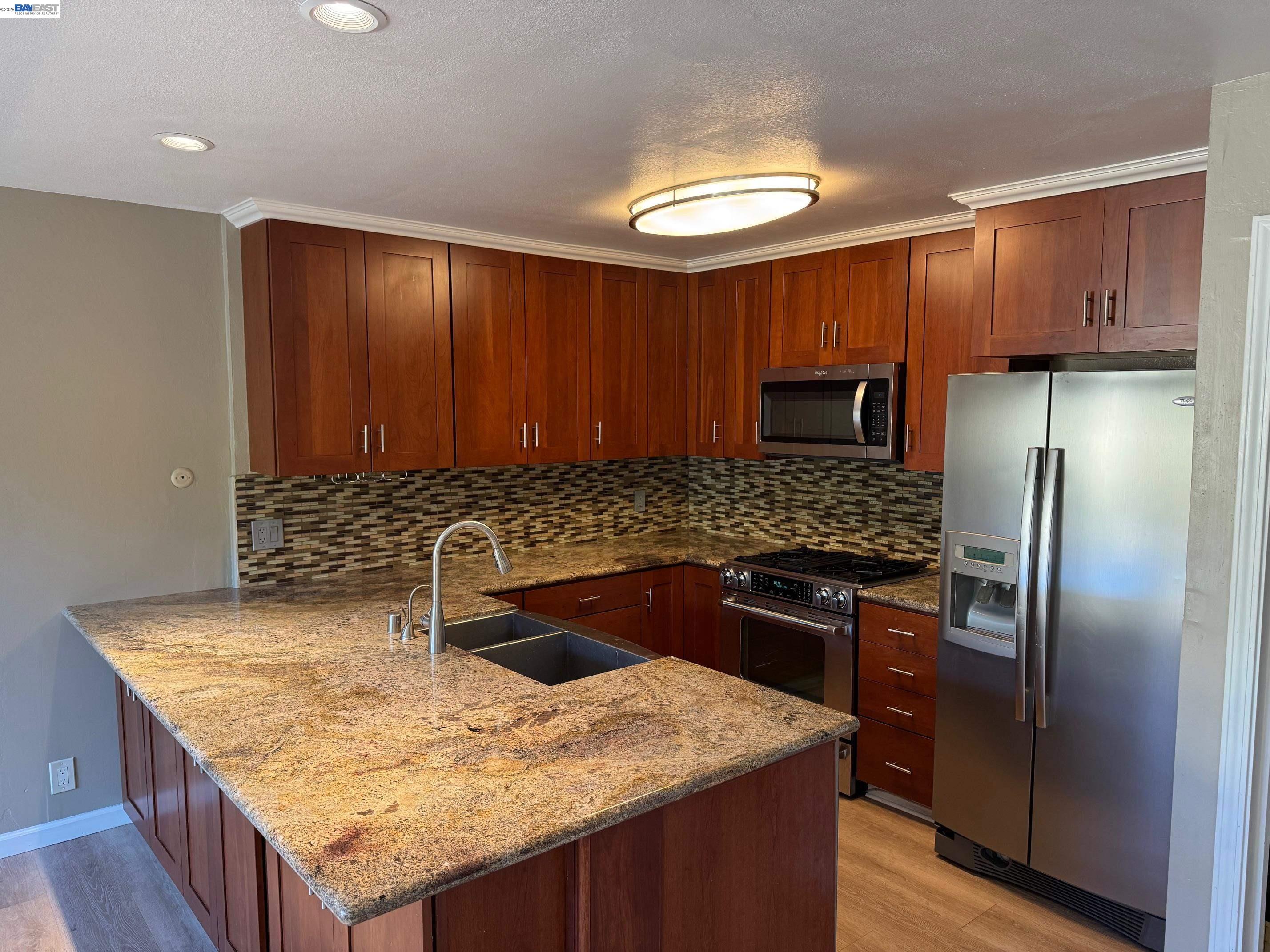 Photo #4: 41127050 Listing: Photo #4