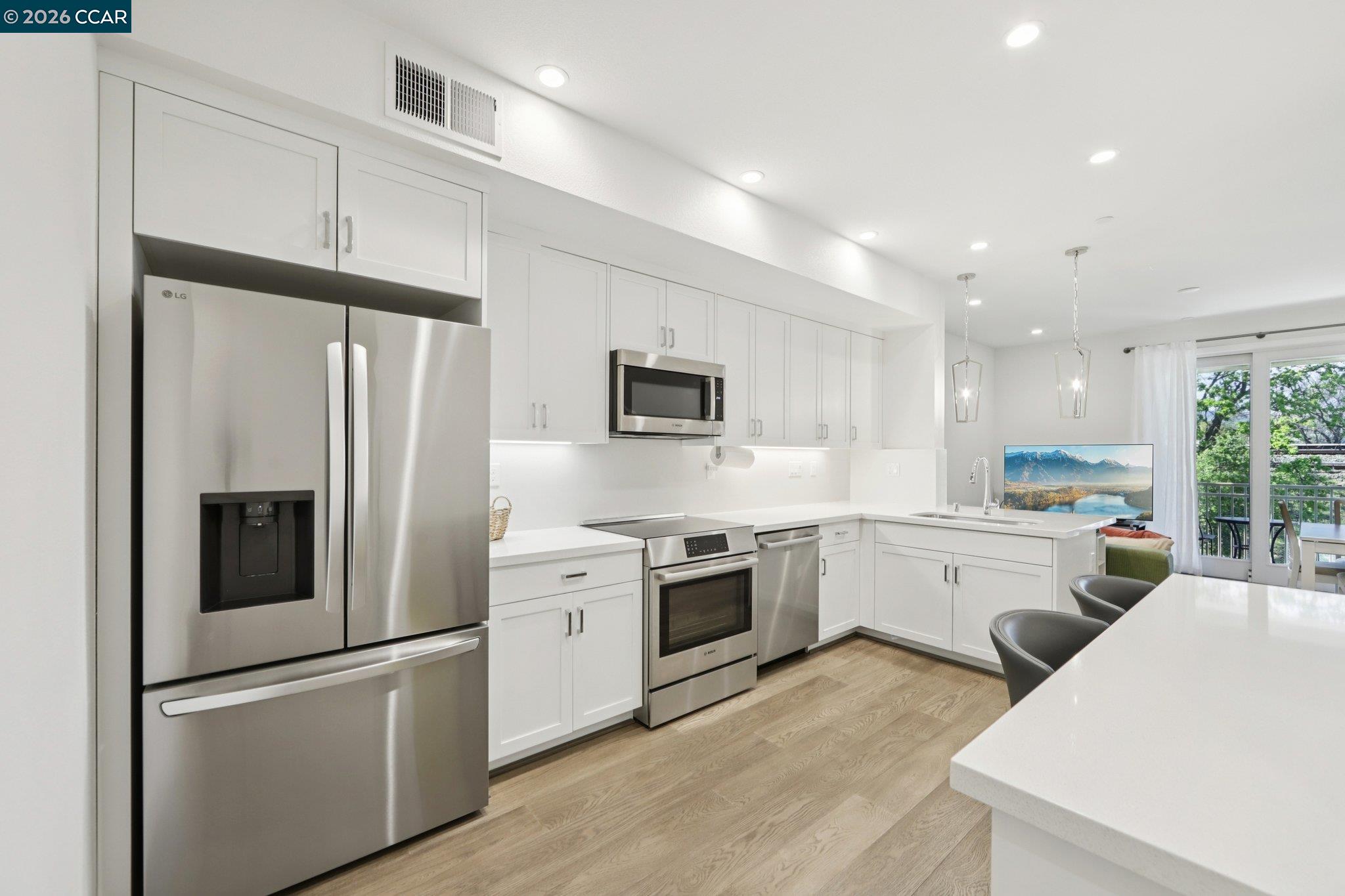 Photo #8: 41127051 Listing: Photo #8