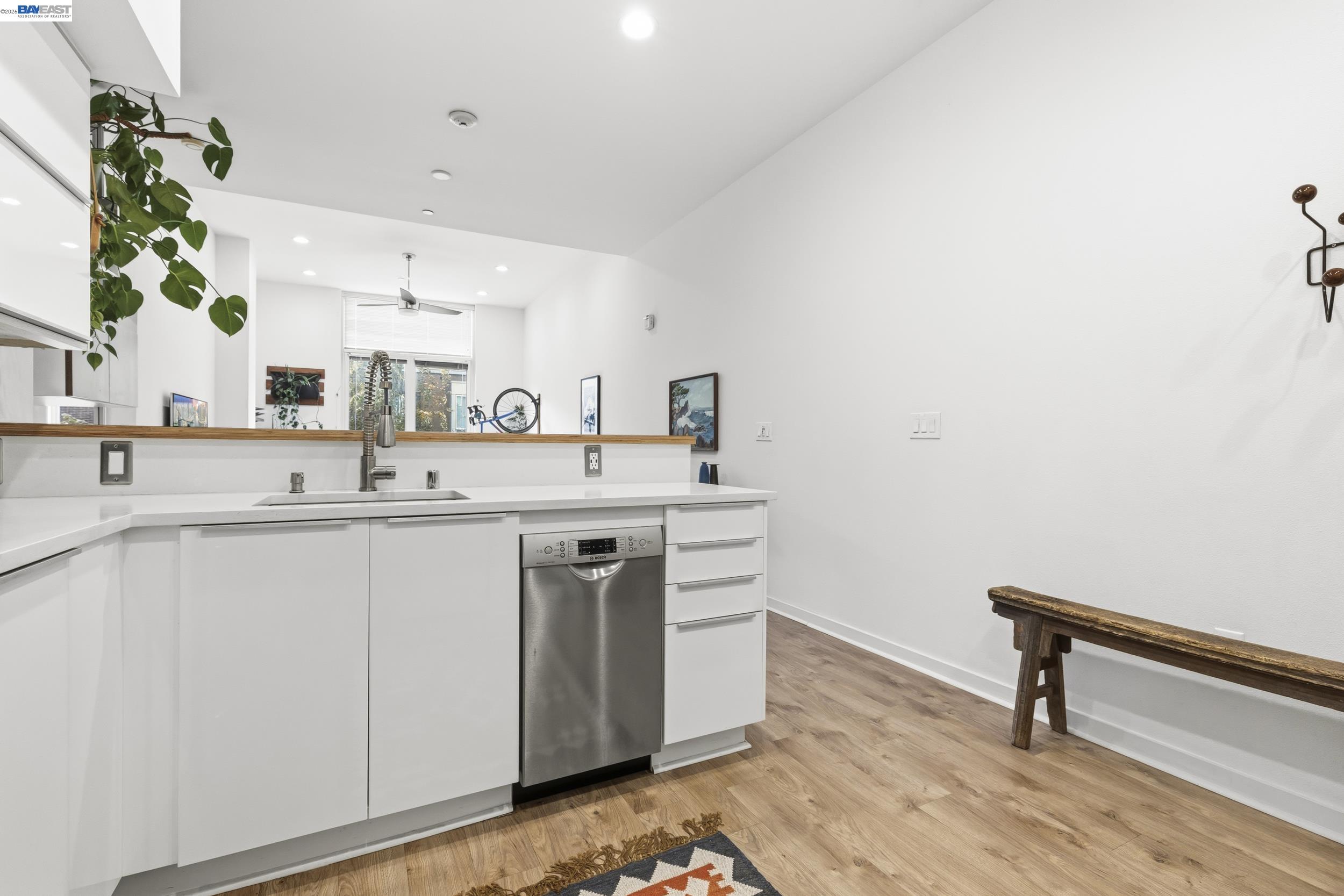 Detail Gallery Image 13 of 29 For 630 Thomas L Berkley Way #403,  Oakland,  CA 94612 - 1 Beds | 1 Baths