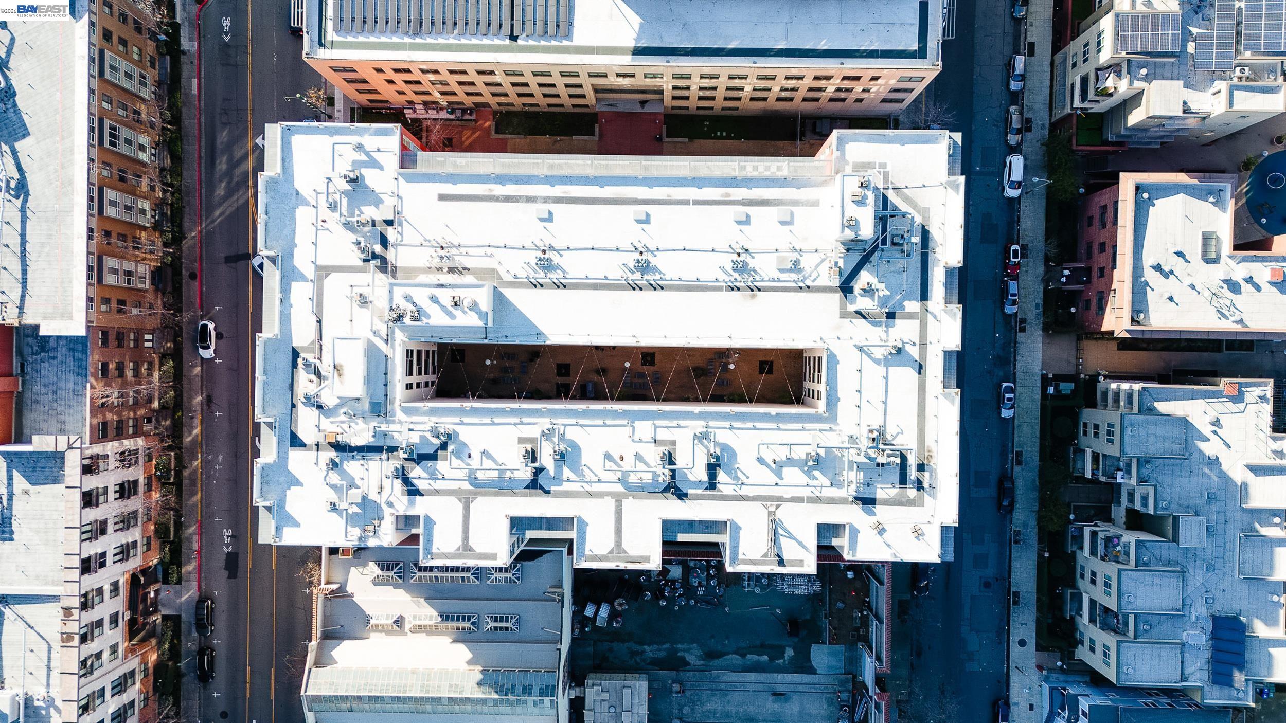 Detail Gallery Image 7 of 29 For 630 Thomas L Berkley Way #403,  Oakland,  CA 94612 - 1 Beds | 1 Baths