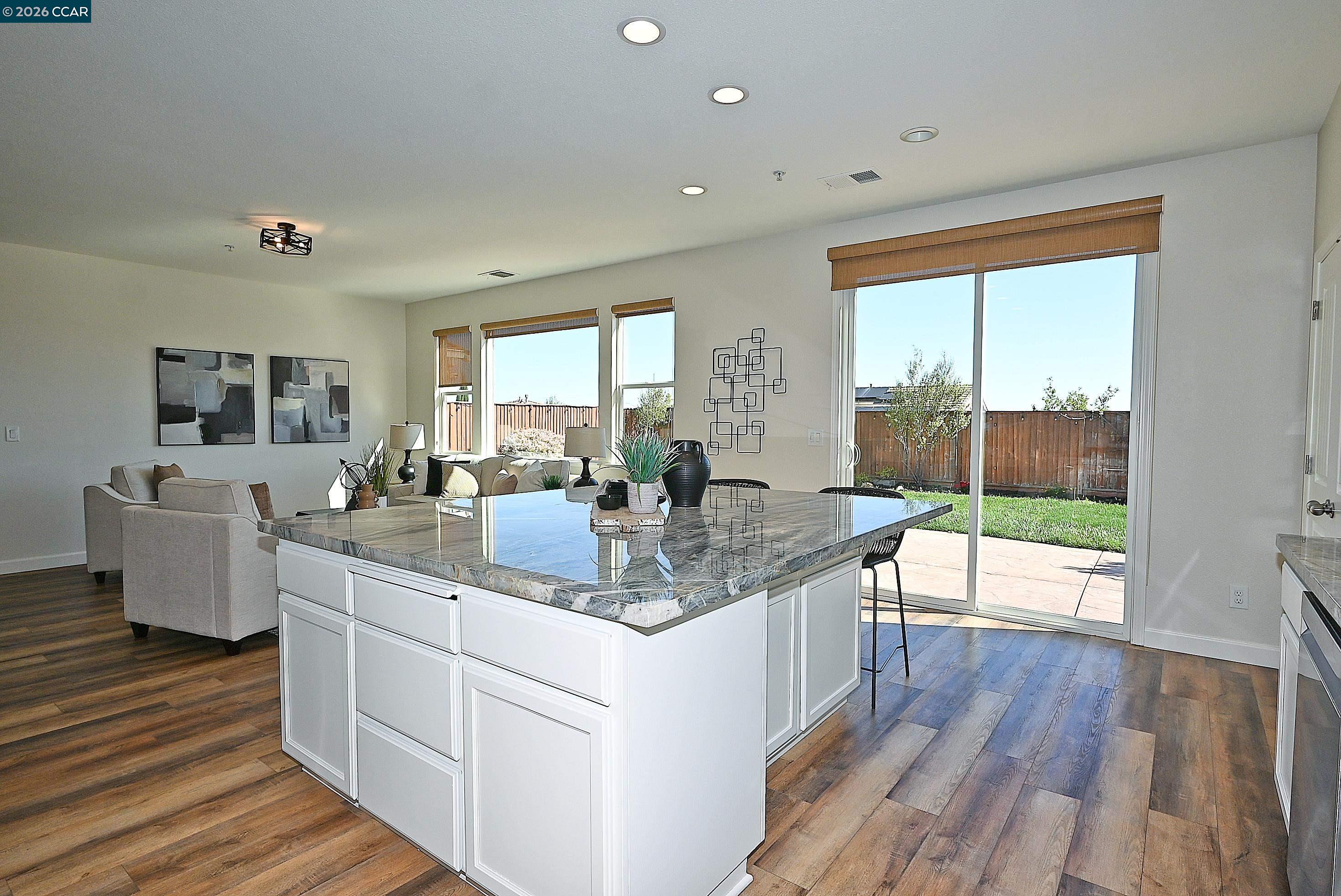 Detail Gallery Image 11 of 53 For 2617 Tampico Dr, Pittsburg,  CA 94565 - 5 Beds | 3 Baths