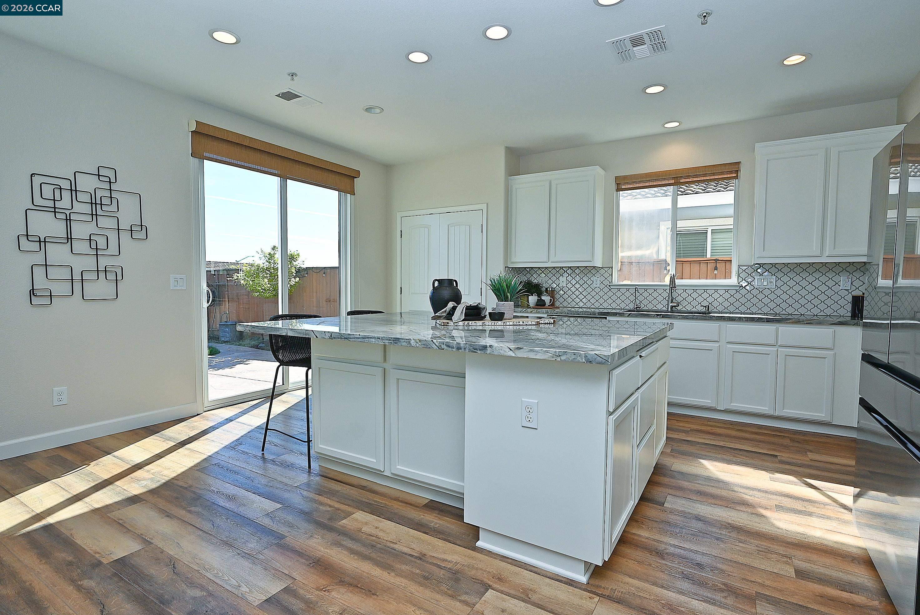 Detail Gallery Image 12 of 53 For 2617 Tampico Dr, Pittsburg,  CA 94565 - 5 Beds | 3 Baths