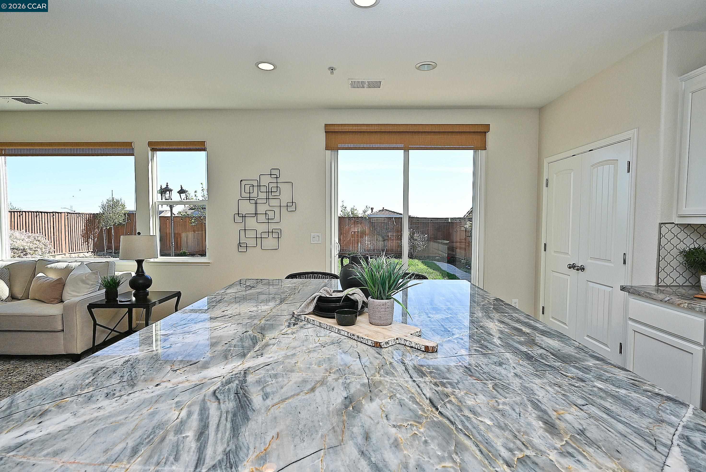 Detail Gallery Image 14 of 53 For 2617 Tampico Dr, Pittsburg,  CA 94565 - 5 Beds | 3 Baths