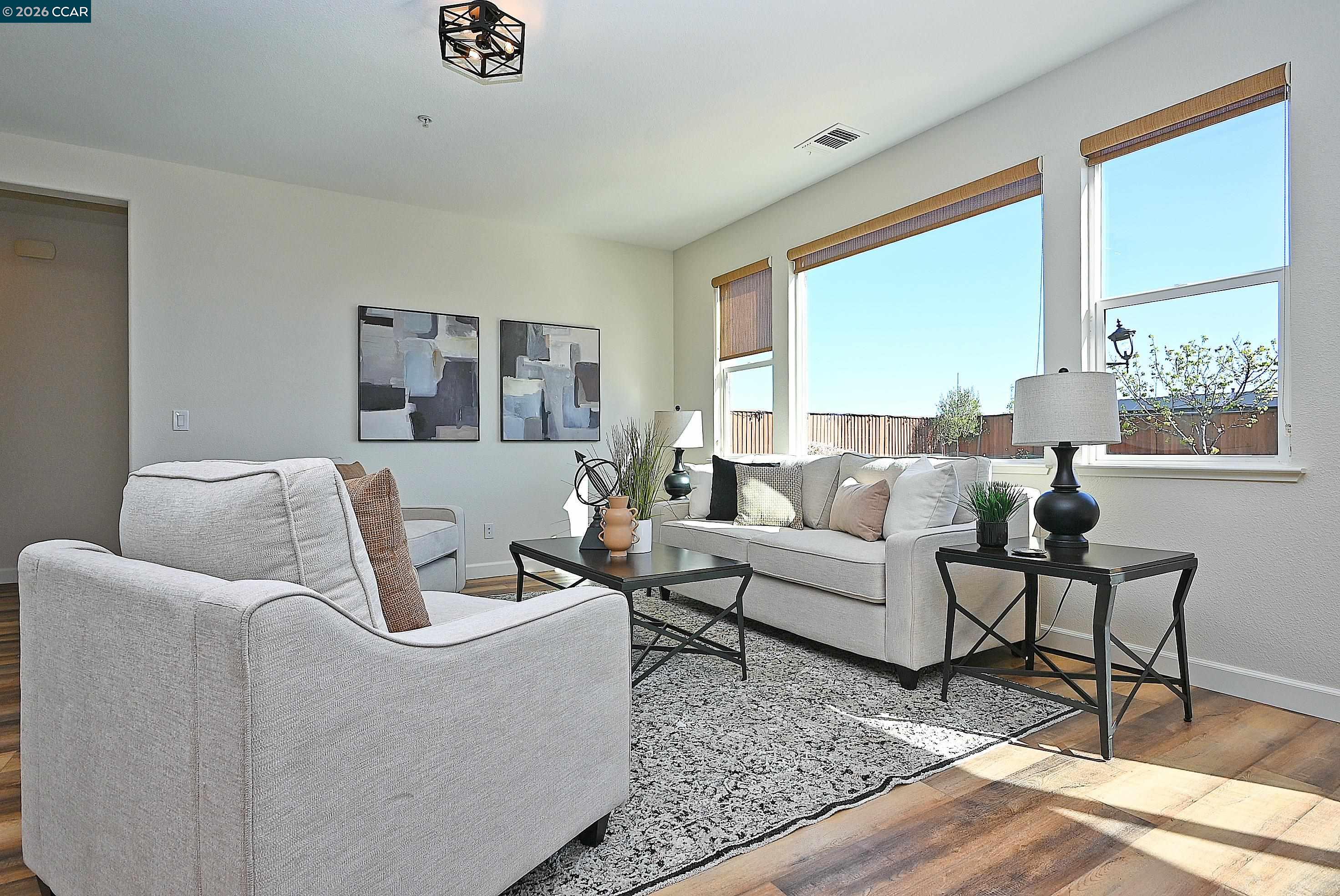 Detail Gallery Image 9 of 53 For 2617 Tampico Dr, Pittsburg,  CA 94565 - 5 Beds | 3 Baths