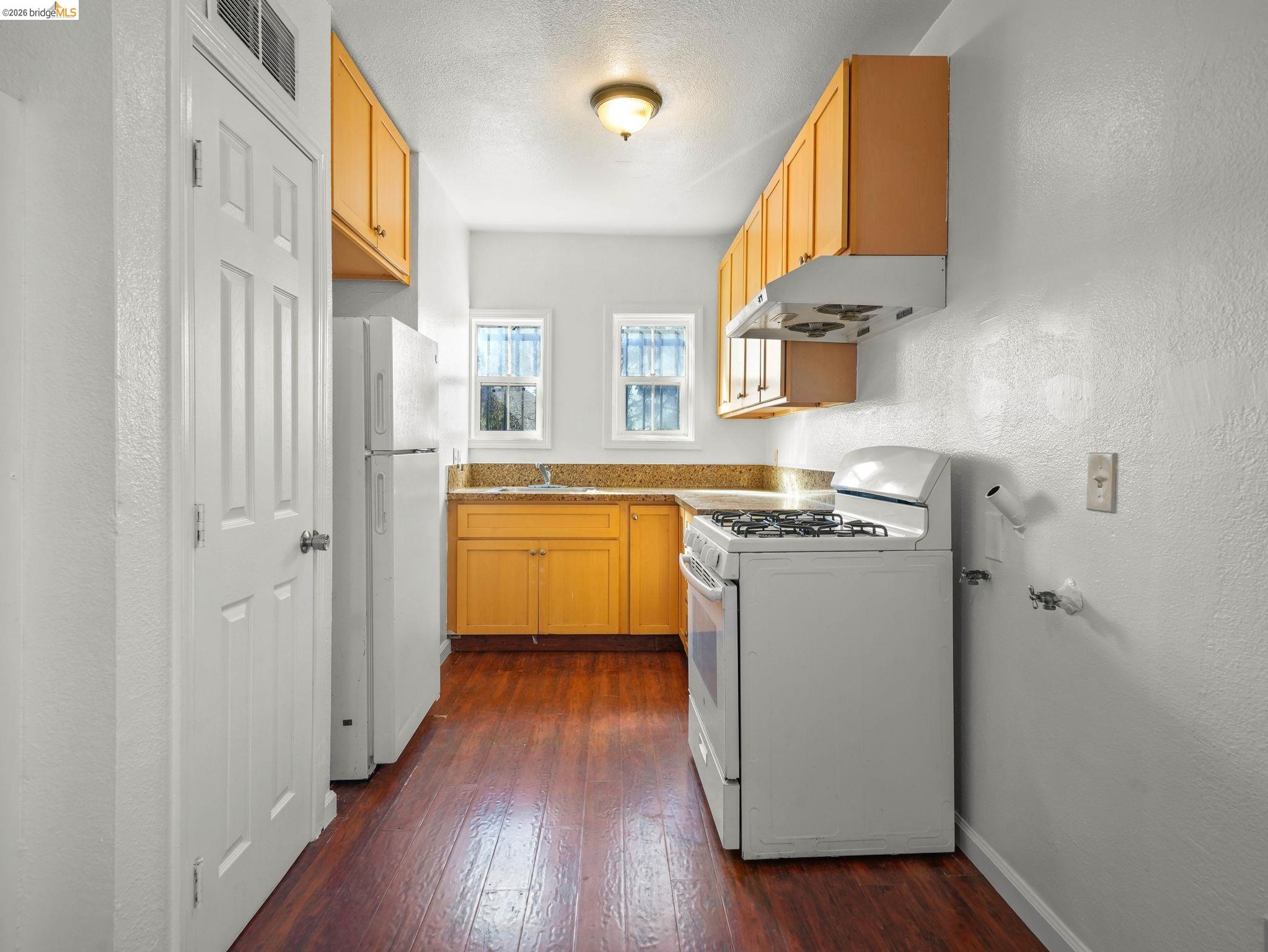 Detail Gallery Image 7 of 17 For 400 Bissell #402,  Richmond,  CA 94801 - 3 Beds | 1/1 Baths