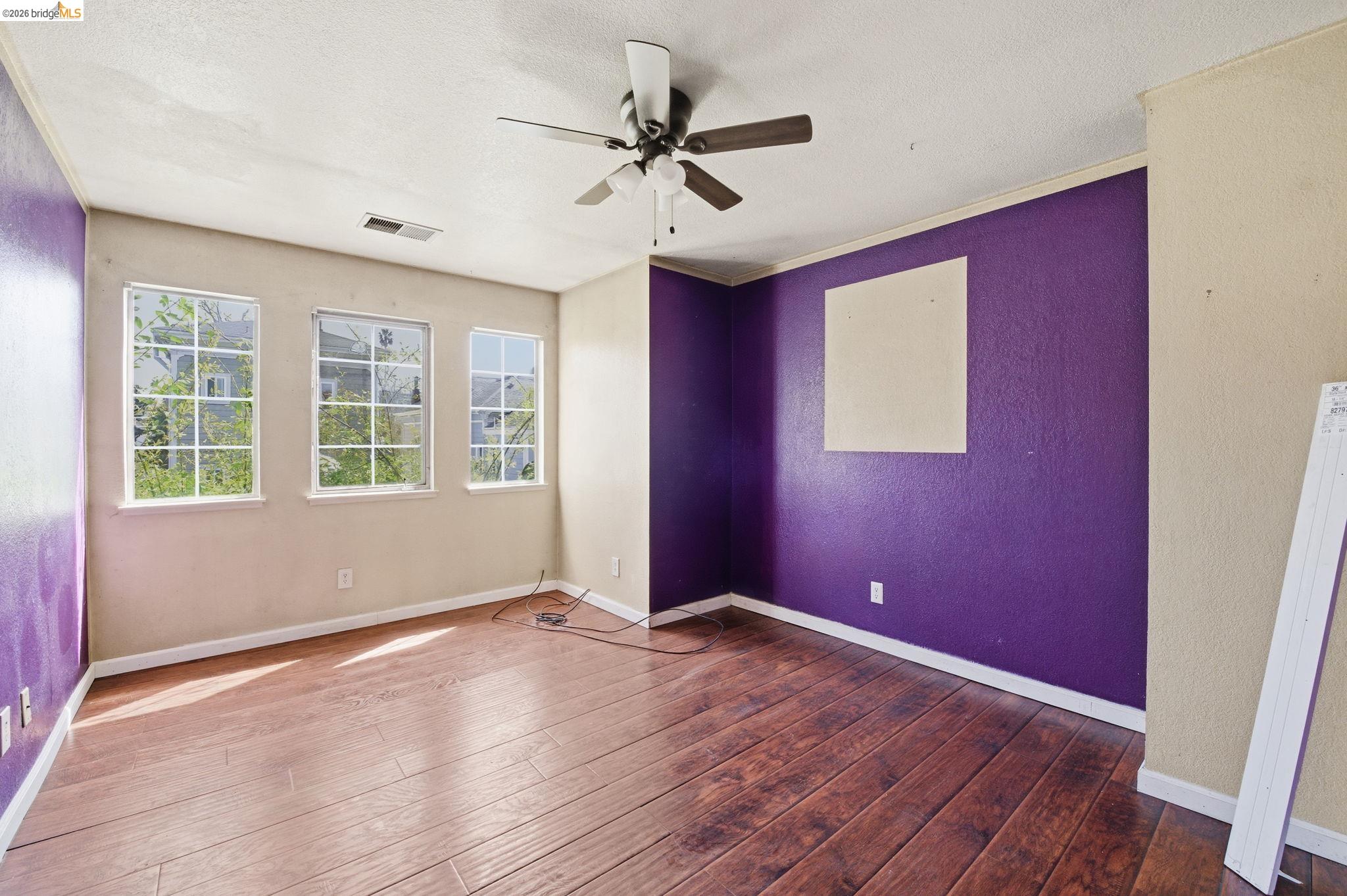 Detail Gallery Image 11 of 17 For 1496 Adeline St, Oakland,  CA 94607 - 3 Beds | 2/1 Baths