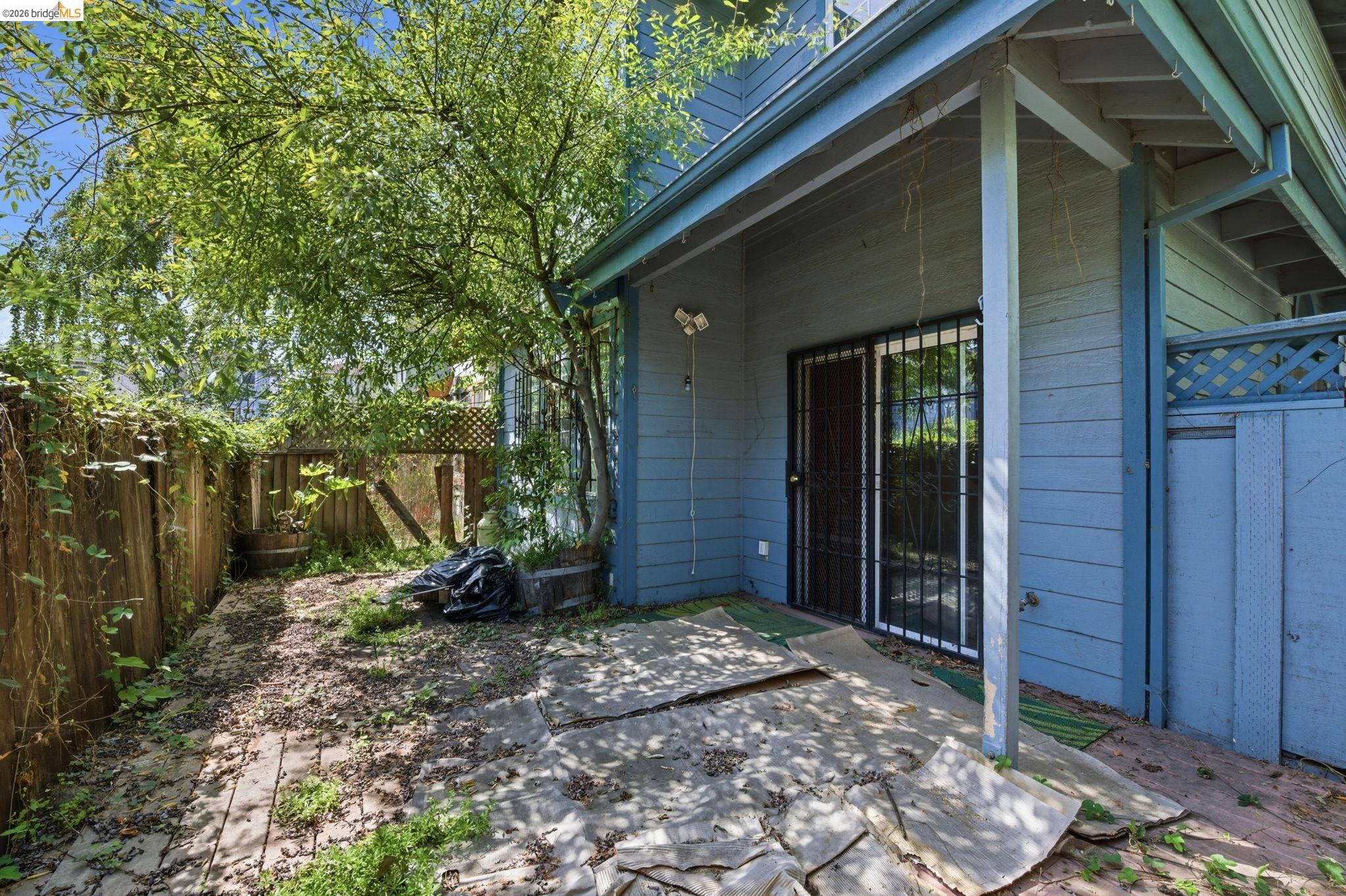 Detail Gallery Image 14 of 17 For 1496 Adeline St, Oakland,  CA 94607 - 3 Beds | 2/1 Baths