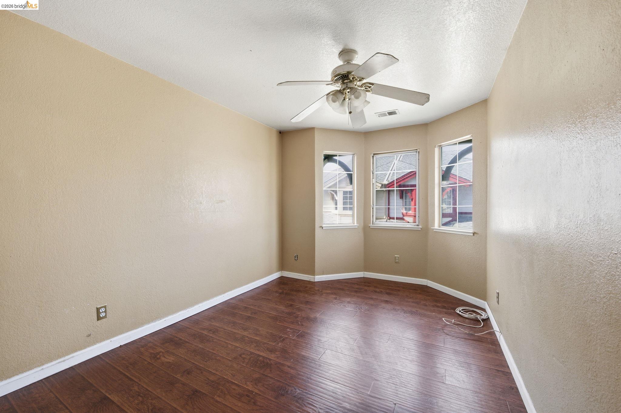 Detail Gallery Image 10 of 17 For 1496 Adeline St, Oakland,  CA 94607 - 3 Beds | 2/1 Baths