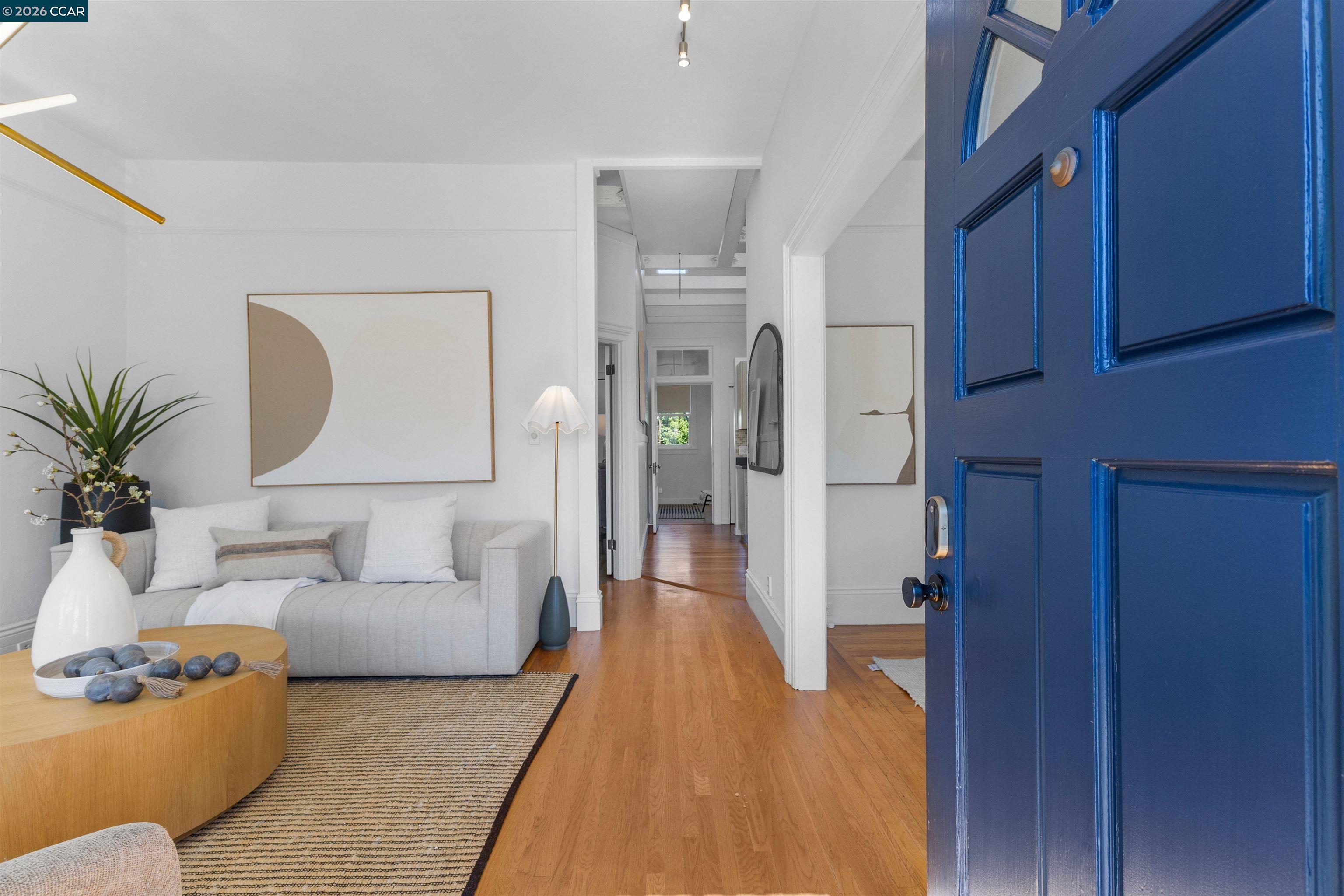 Detail Gallery Image 2 of 37 For 3934 Cesar Chavez St, San Francisco,  CA 94131 - 3 Beds | 2 Baths