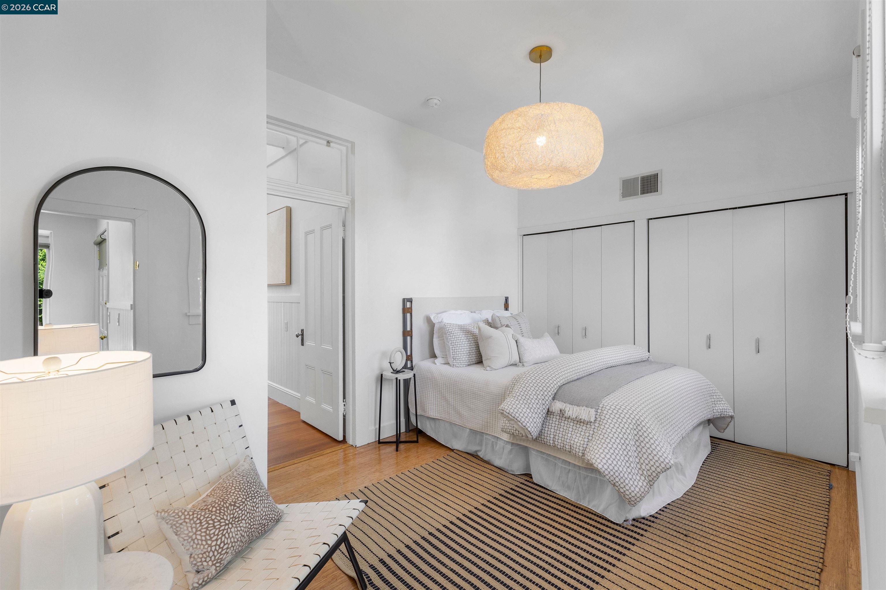 Detail Gallery Image 17 of 37 For 3934 Cesar Chavez St, San Francisco,  CA 94131 - 3 Beds | 2 Baths