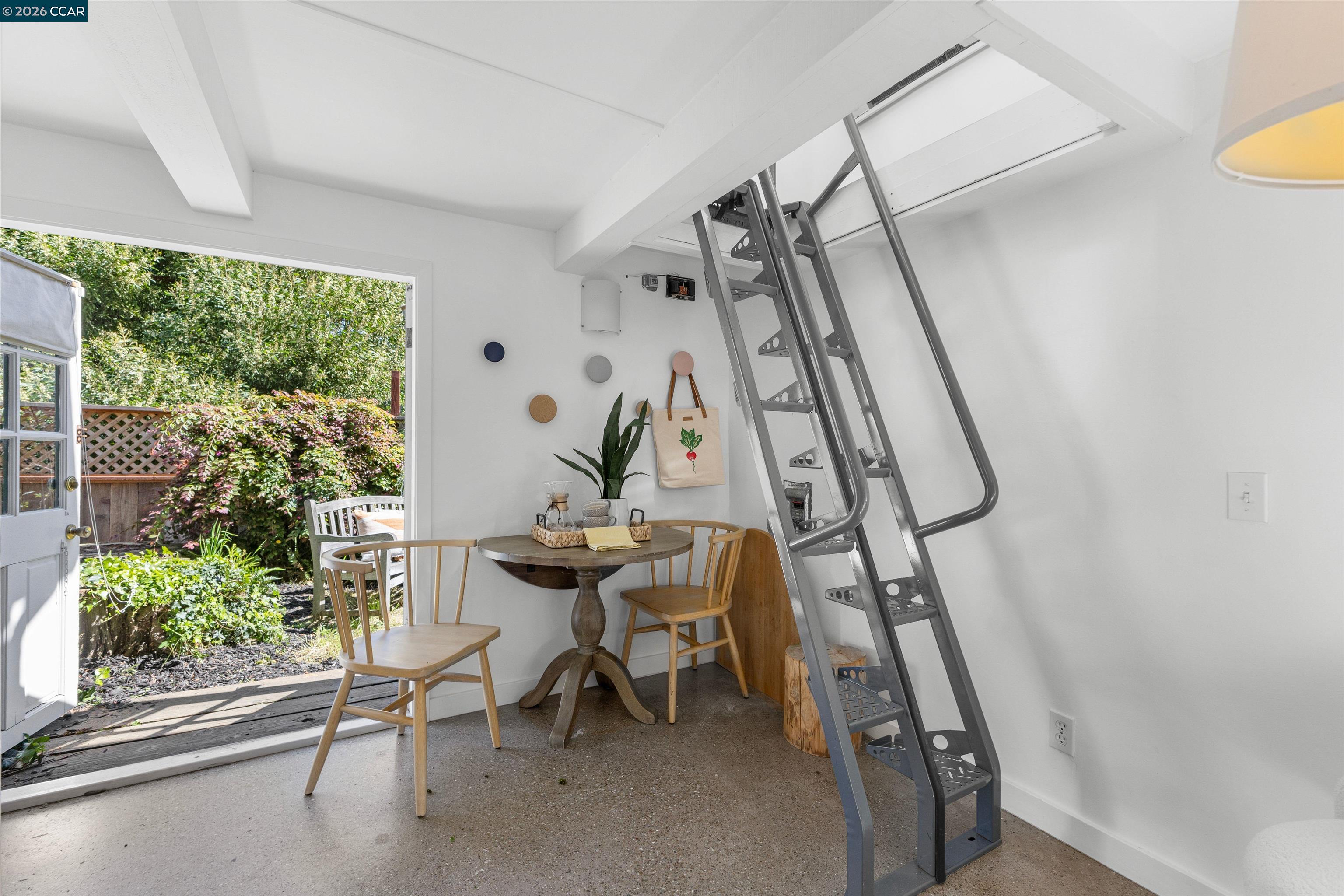 Detail Gallery Image 24 of 37 For 3934 Cesar Chavez St, San Francisco,  CA 94131 - 3 Beds | 2 Baths