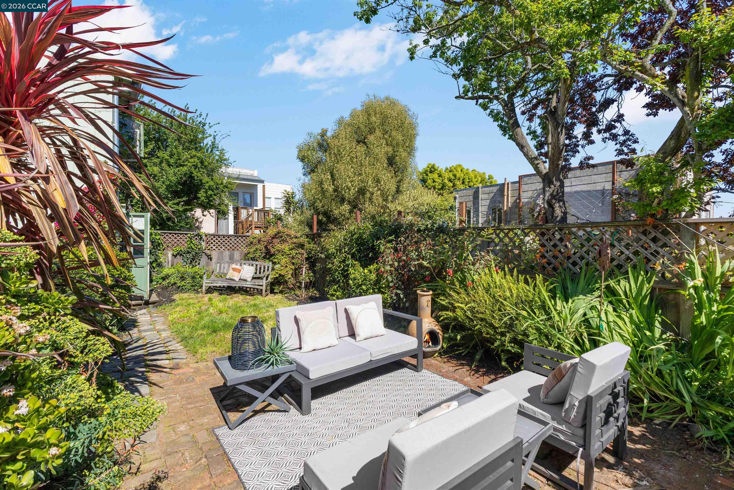 Detail Gallery Image 30 of 37 For 3934 Cesar Chavez St, San Francisco,  CA 94131 - 3 Beds | 2 Baths