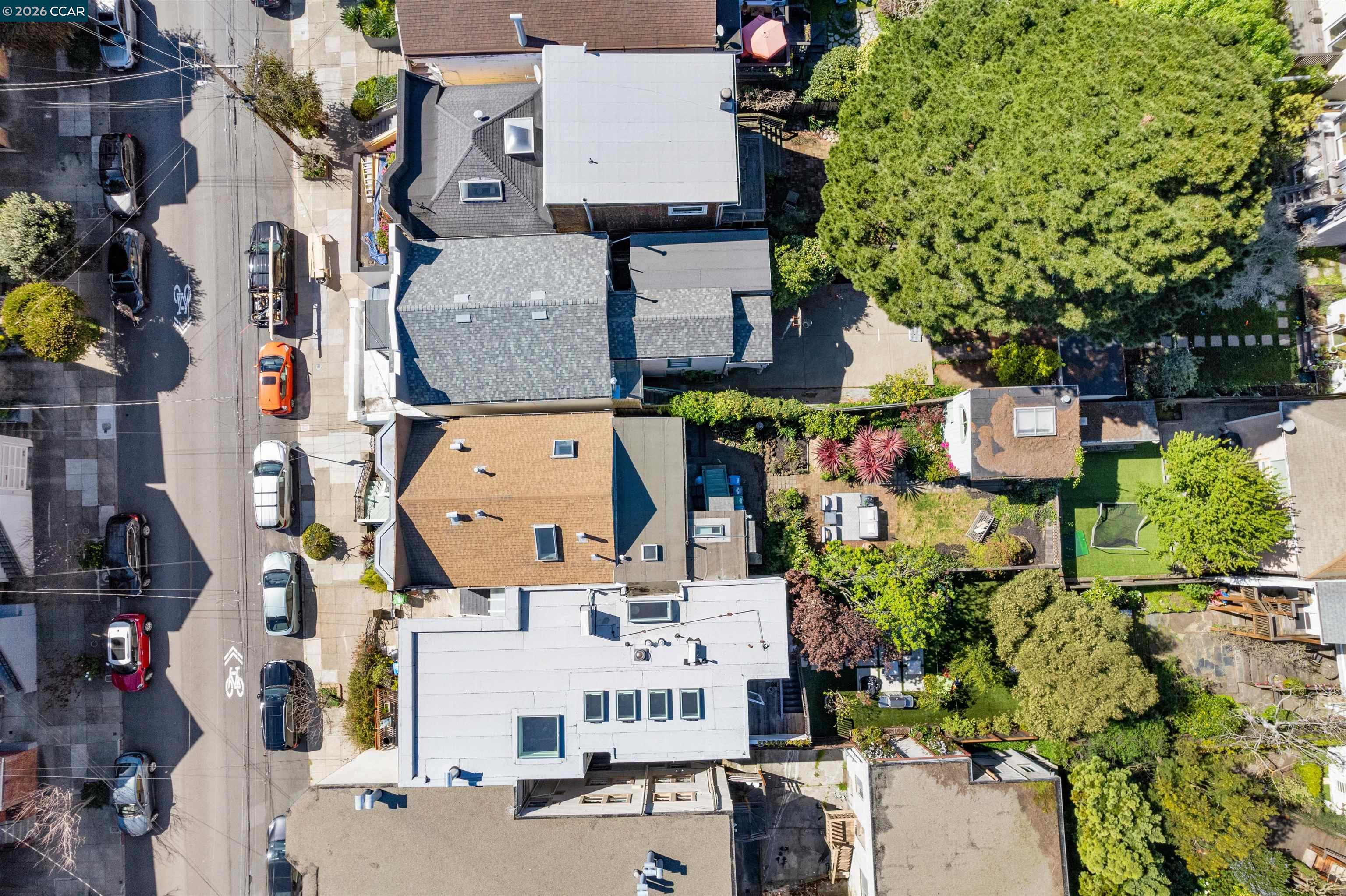 Detail Gallery Image 36 of 37 For 3934 Cesar Chavez St, San Francisco,  CA 94131 - 3 Beds | 2 Baths