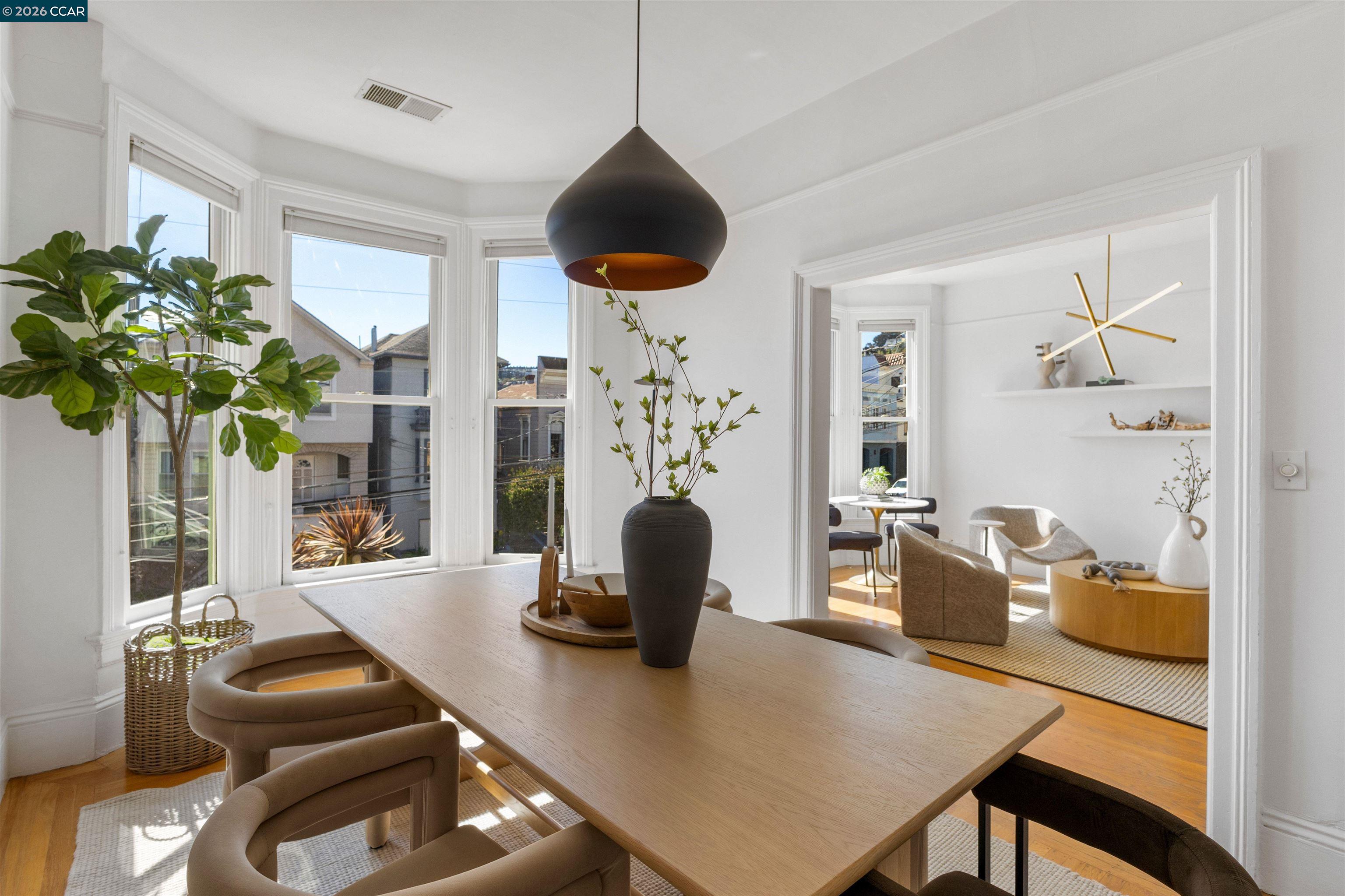 Detail Gallery Image 6 of 37 For 3934 Cesar Chavez St, San Francisco,  CA 94131 - 3 Beds | 2 Baths