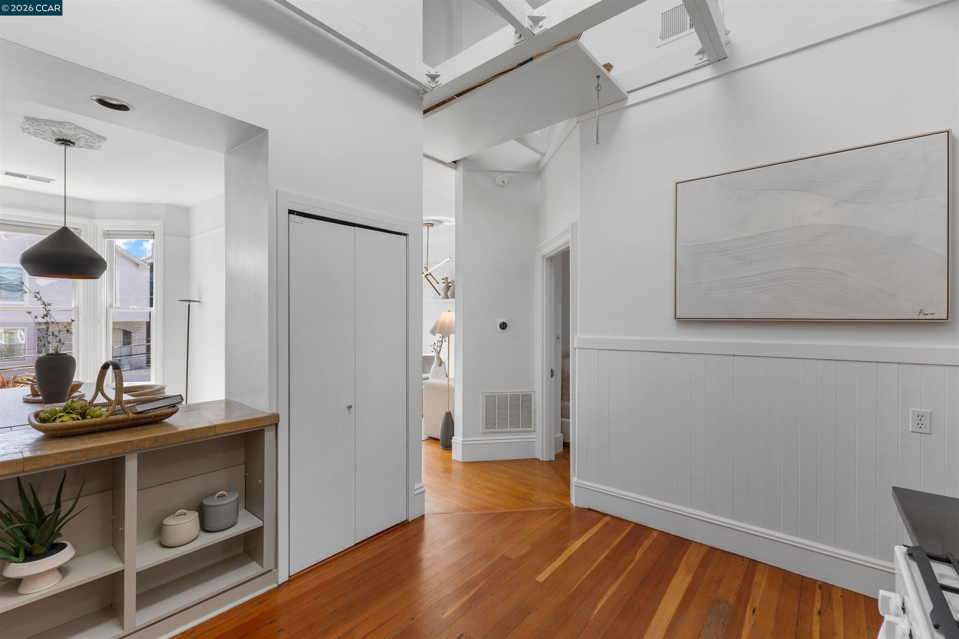 Detail Gallery Image 10 of 37 For 3934 Cesar Chavez St, San Francisco,  CA 94131 - 3 Beds | 2 Baths