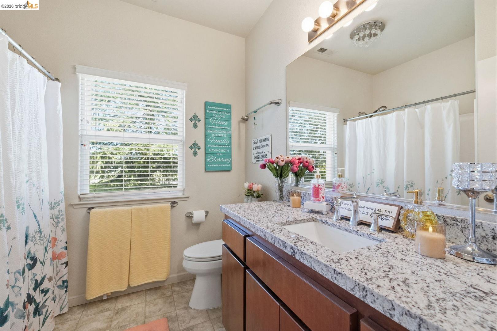 Detail Gallery Image 14 of 41 For 9360 Highway 49, Sonora,  CA 95370 - 3 Beds | 2/1 Baths