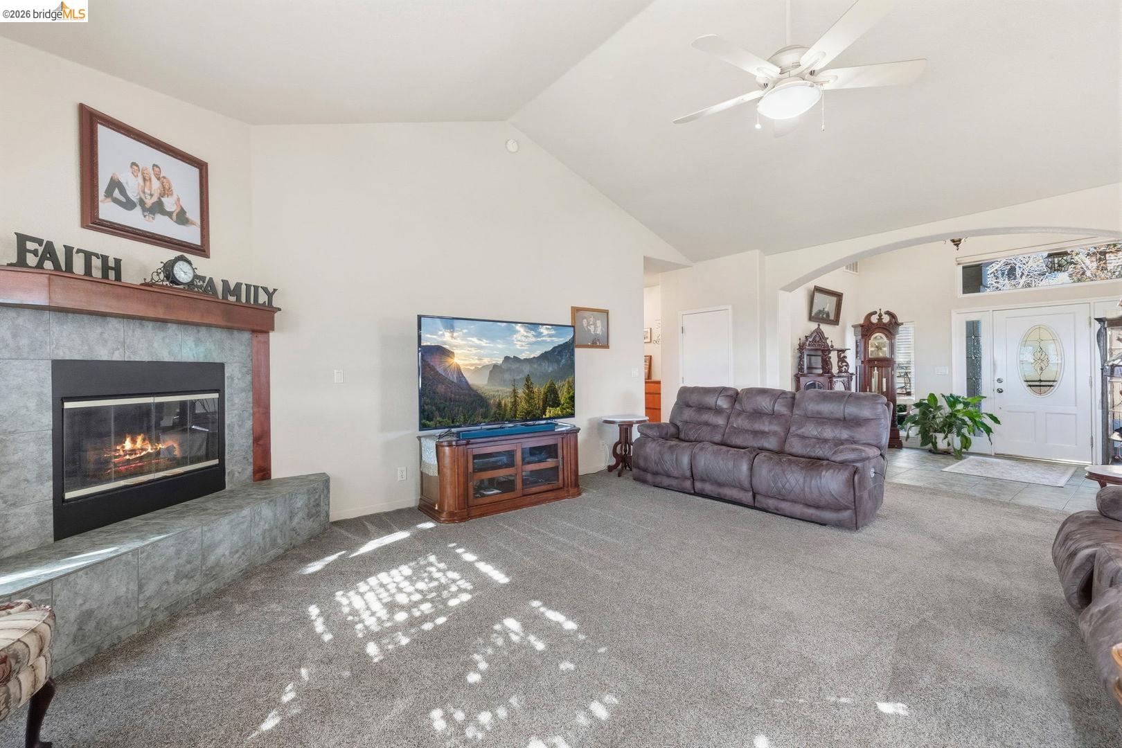 Detail Gallery Image 7 of 41 For 9360 Highway 49, Sonora,  CA 95370 - 3 Beds | 2/1 Baths