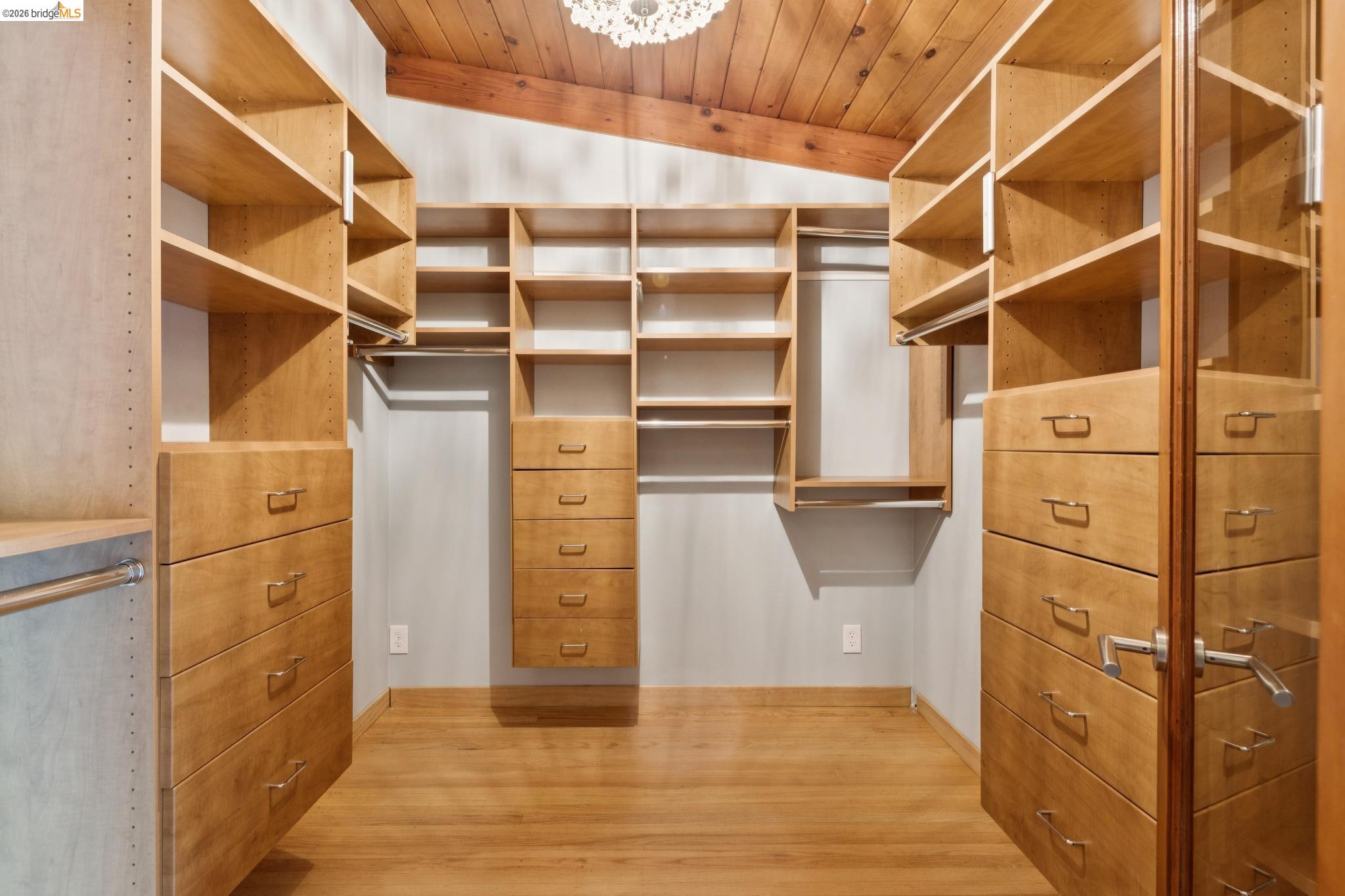 Detail Gallery Image 25 of 57 For 3500 Rubin Dr, Oakland,  CA 94602 - 3 Beds | 2 Baths