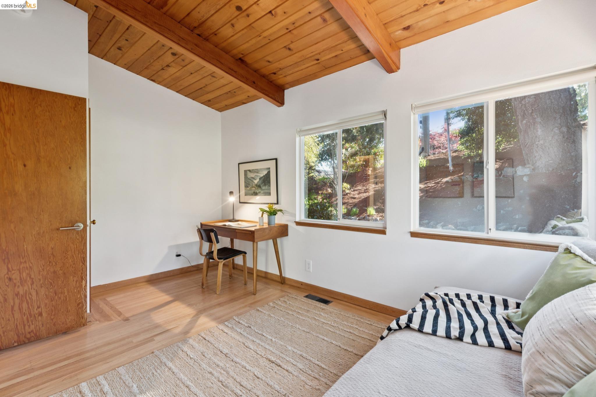 Detail Gallery Image 31 of 57 For 3500 Rubin Dr, Oakland,  CA 94602 - 3 Beds | 2 Baths