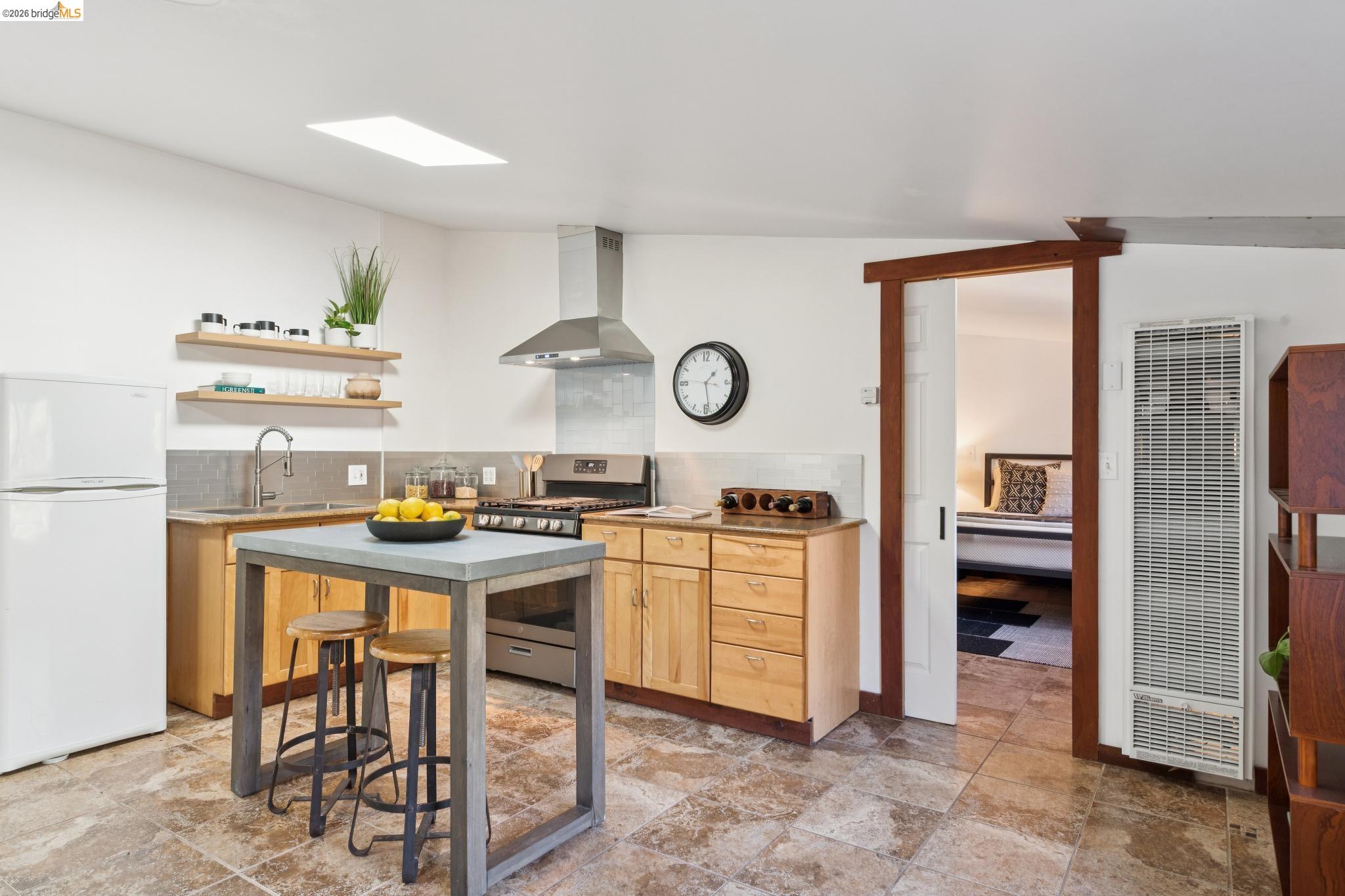 Detail Gallery Image 42 of 57 For 3500 Rubin Dr, Oakland,  CA 94602 - 3 Beds | 2 Baths