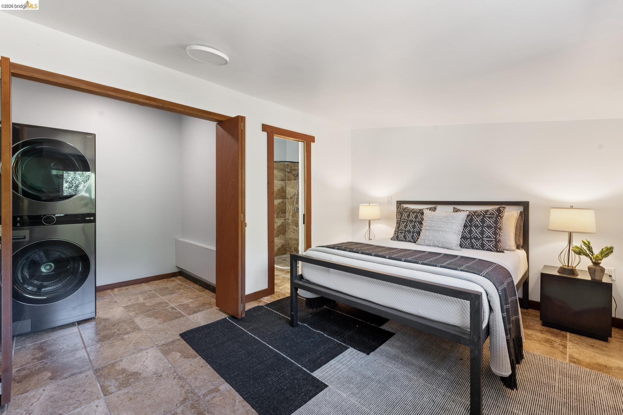 Detail Gallery Image 43 of 57 For 3500 Rubin Dr, Oakland,  CA 94602 - 3 Beds | 2 Baths