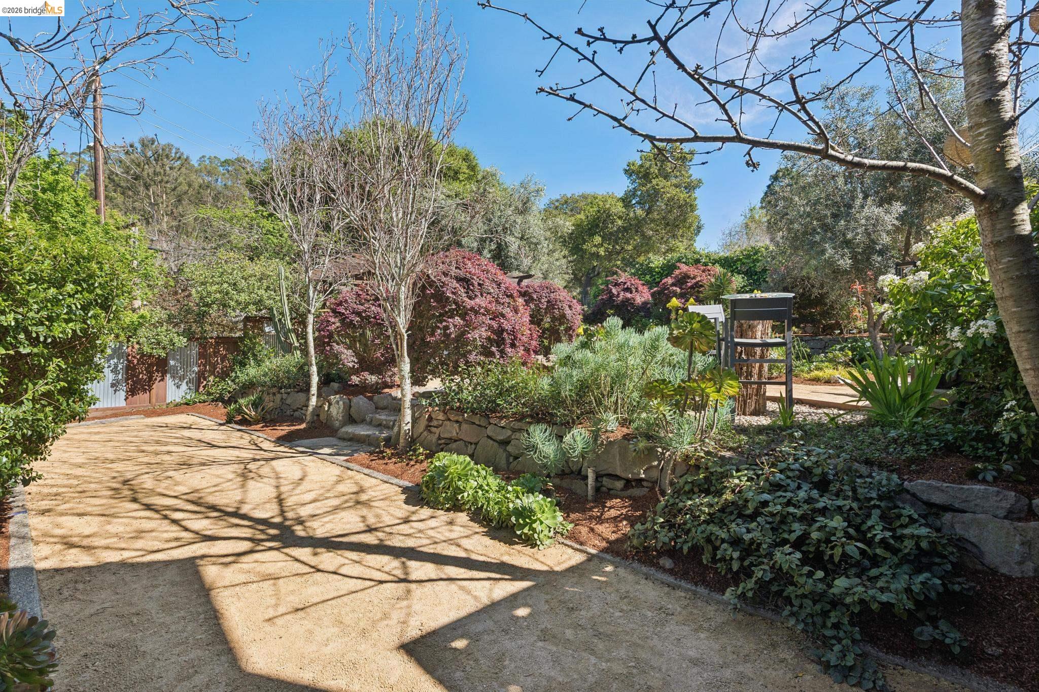 Detail Gallery Image 51 of 57 For 3500 Rubin Dr, Oakland,  CA 94602 - 3 Beds | 2 Baths