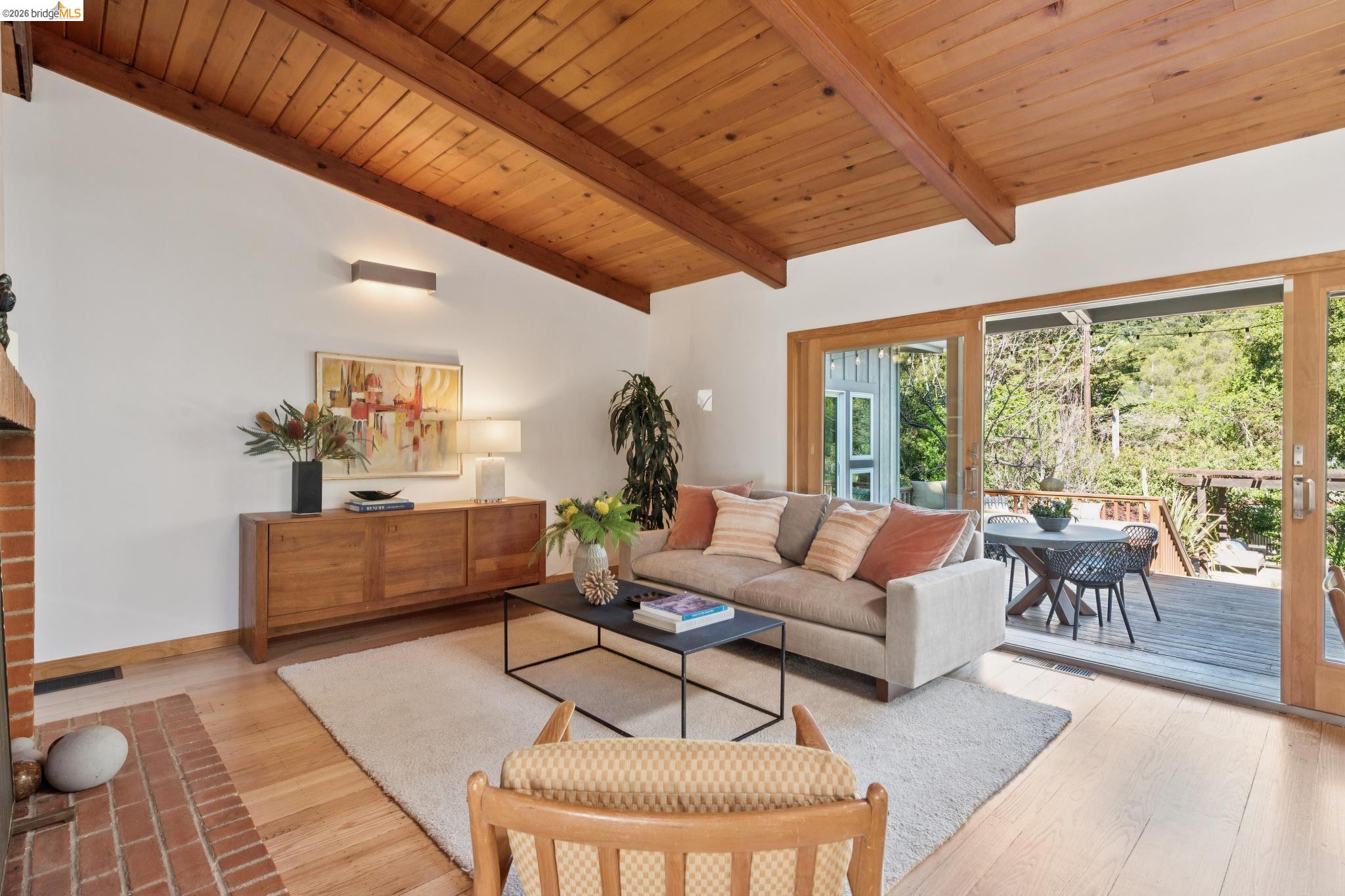 Detail Gallery Image 8 of 57 For 3500 Rubin Dr, Oakland,  CA 94602 - 3 Beds | 2 Baths