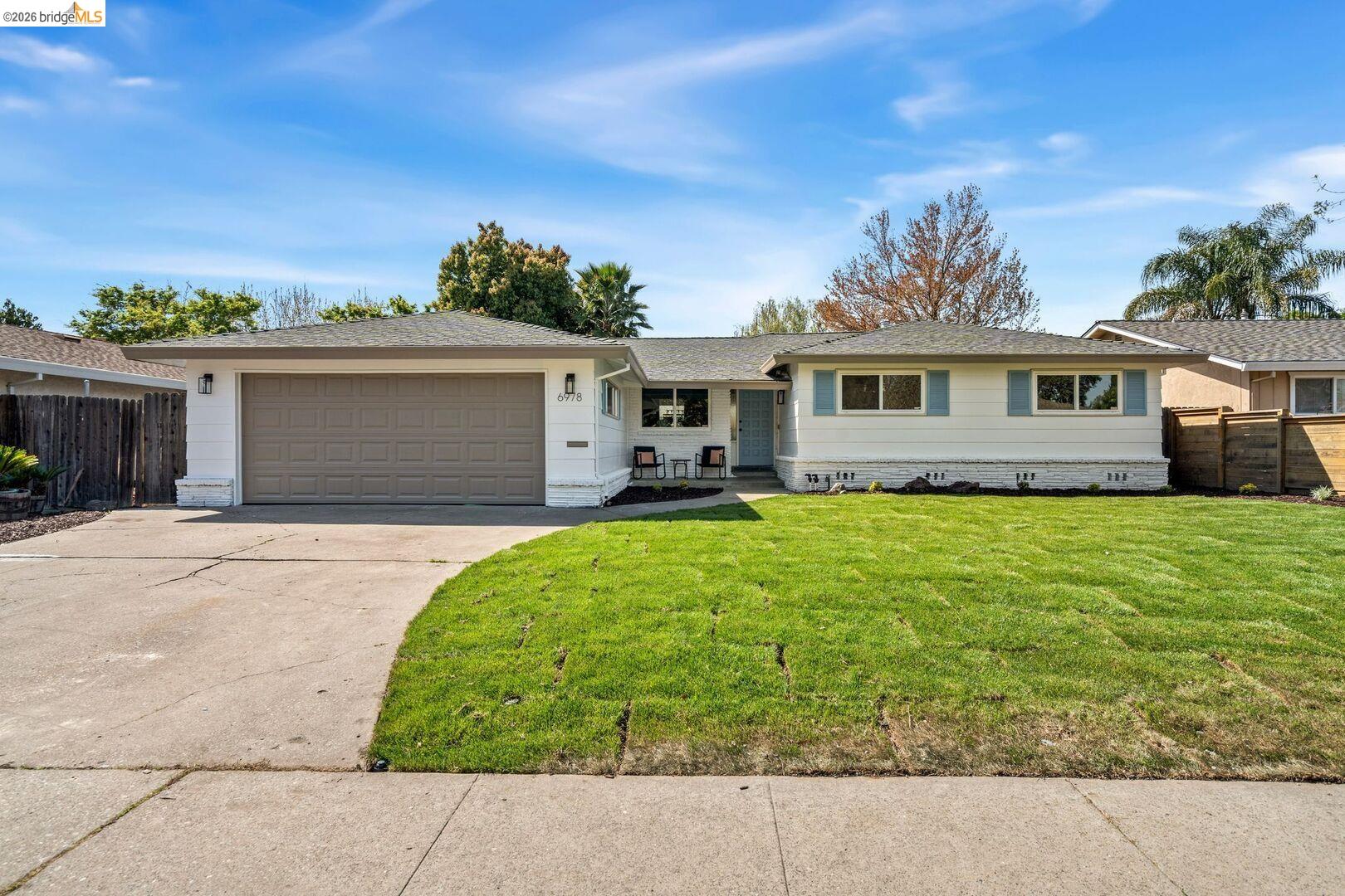 Front Image Thumbnail for EB41127066