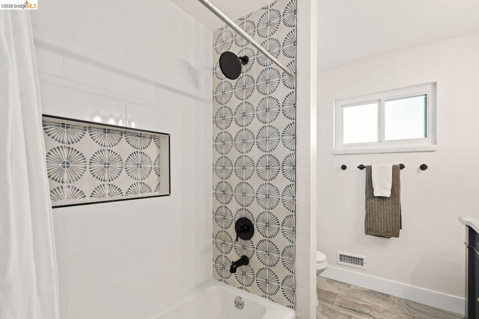Detail Gallery Image 22 of 27 For 6978 Flintwood Way, Sacramento,  CA 95831 - 3 Beds | 2 Baths