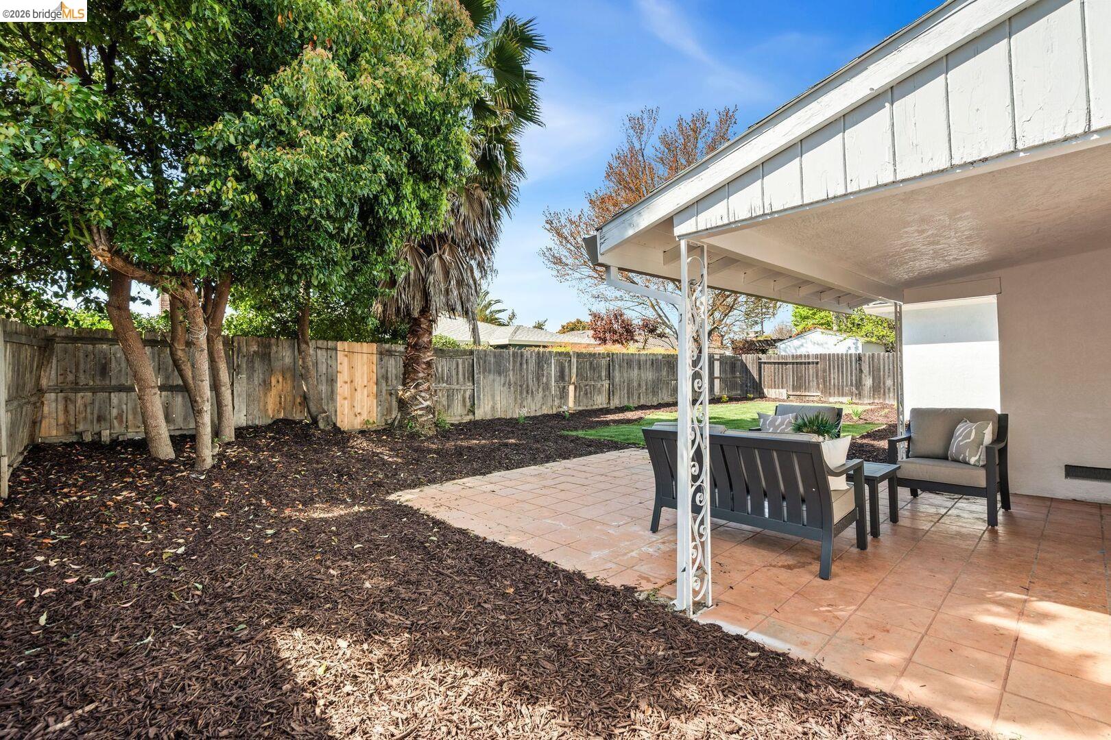 Detail Gallery Image 24 of 27 For 6978 Flintwood Way, Sacramento,  CA 95831 - 3 Beds | 2 Baths