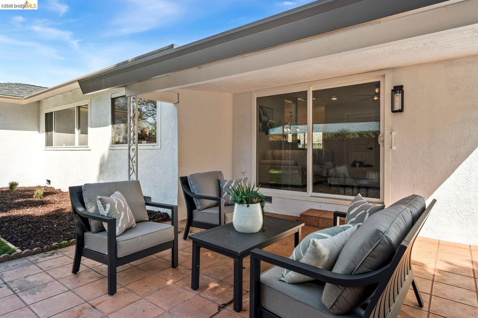 Detail Gallery Image 25 of 27 For 6978 Flintwood Way, Sacramento,  CA 95831 - 3 Beds | 2 Baths