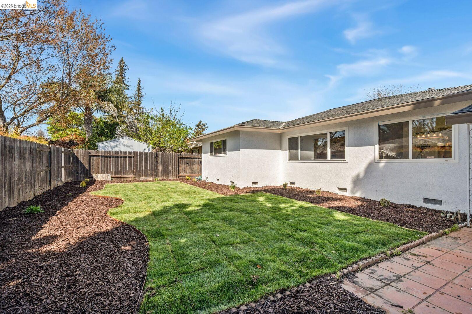 Detail Gallery Image 27 of 27 For 6978 Flintwood Way, Sacramento,  CA 95831 - 3 Beds | 2 Baths