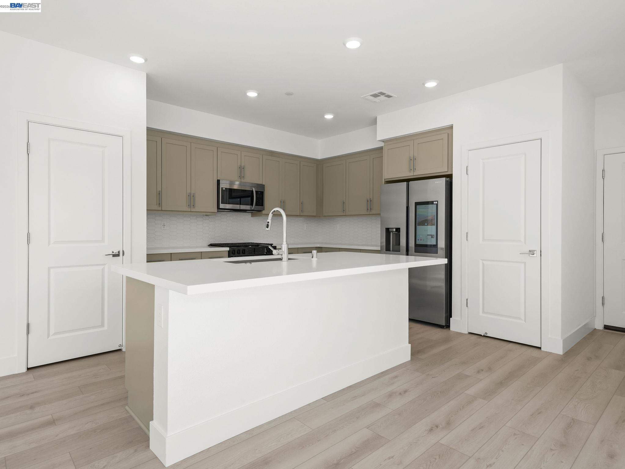 Detail Gallery Image 13 of 44 For 191 Sierra Terrace, Fremont,  CA 94536 - 4 Beds | 2/1 Baths